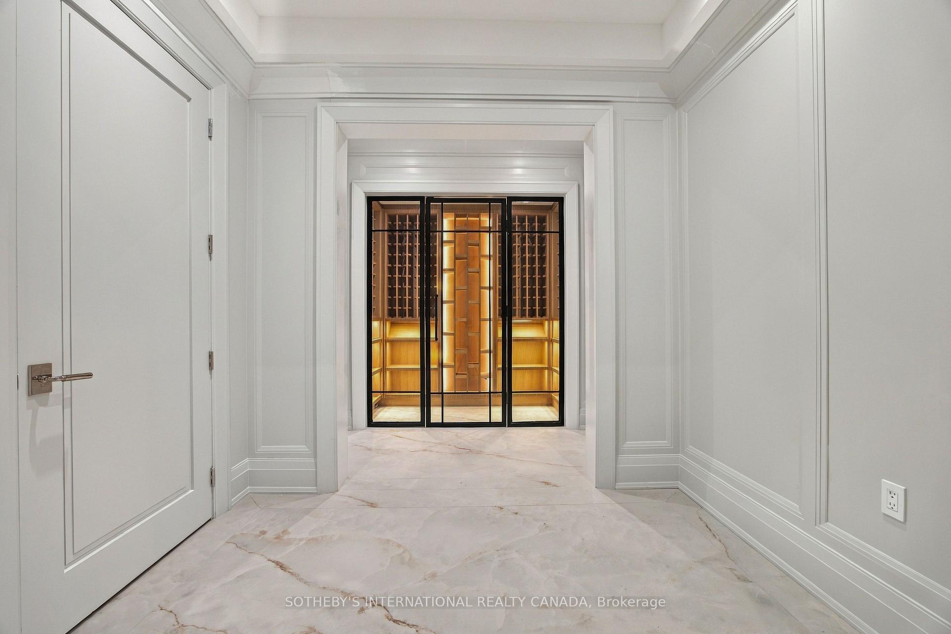 170 Forest Hill Road, Toronto