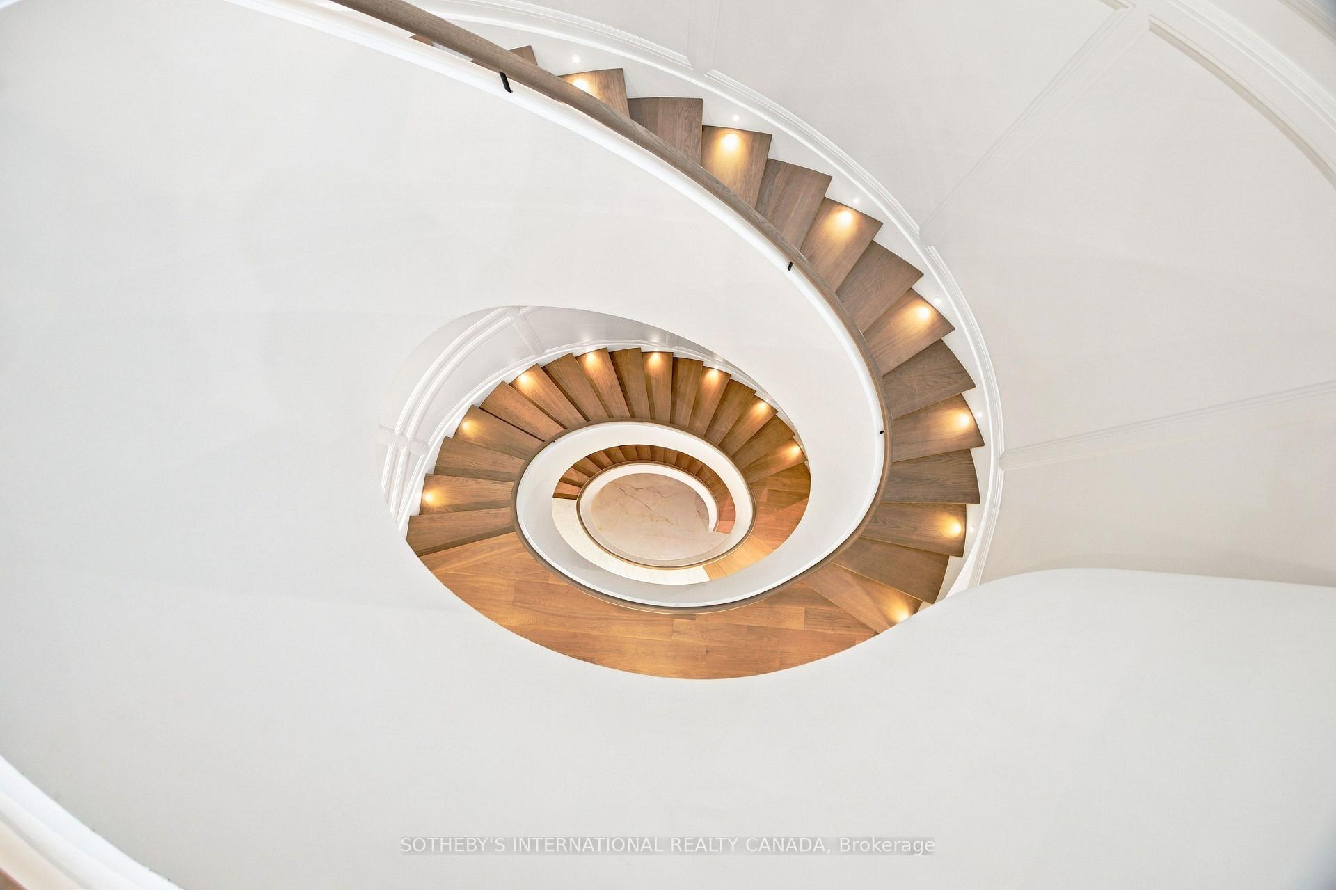 170 Forest Hill Road, Toronto