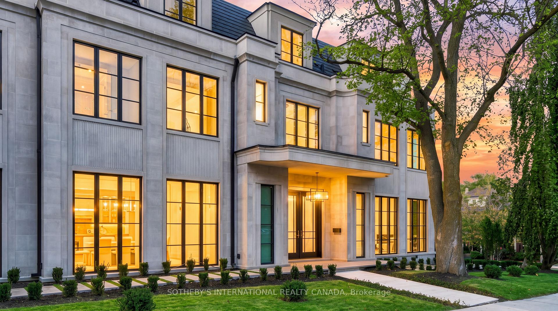 170 Forest Hill Road, Toronto