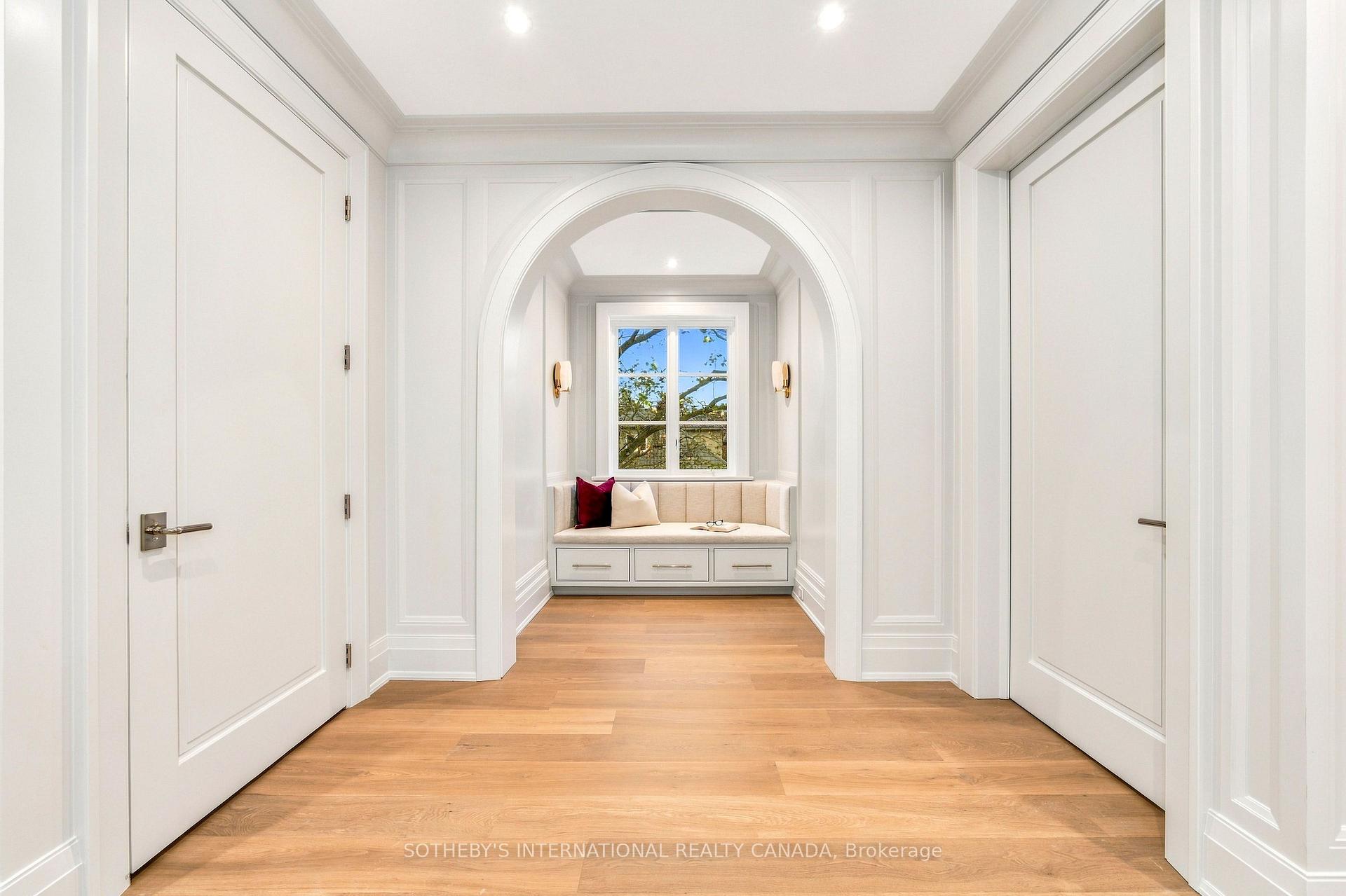 170 Forest Hill Road, Toronto