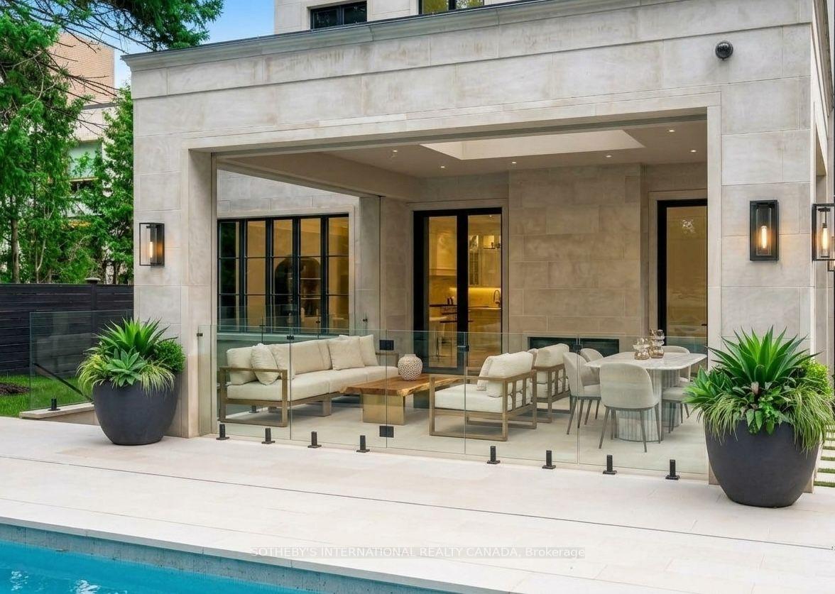 170 Forest Hill Road, Toronto