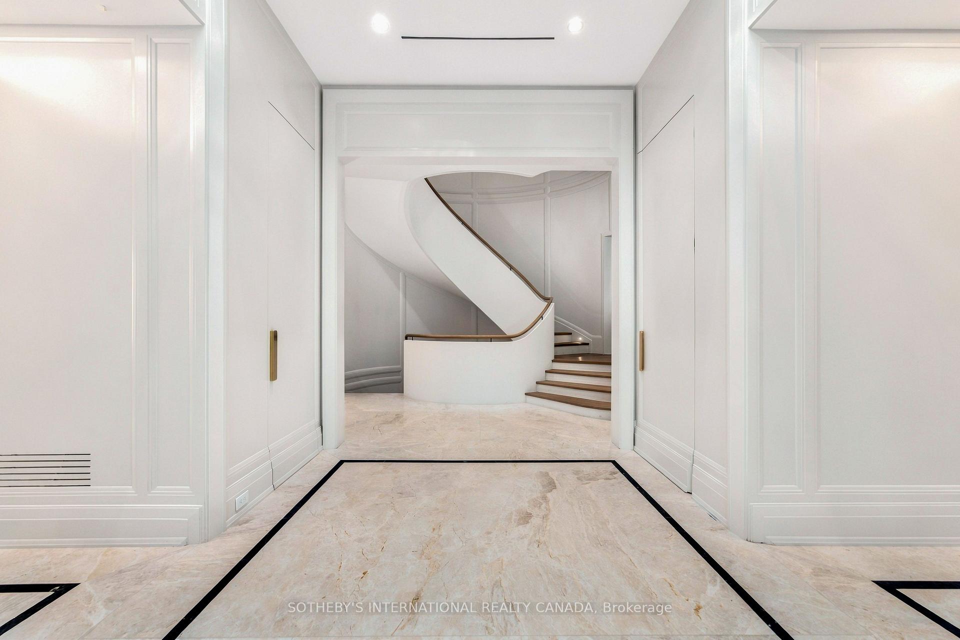 170 Forest Hill Road, Toronto