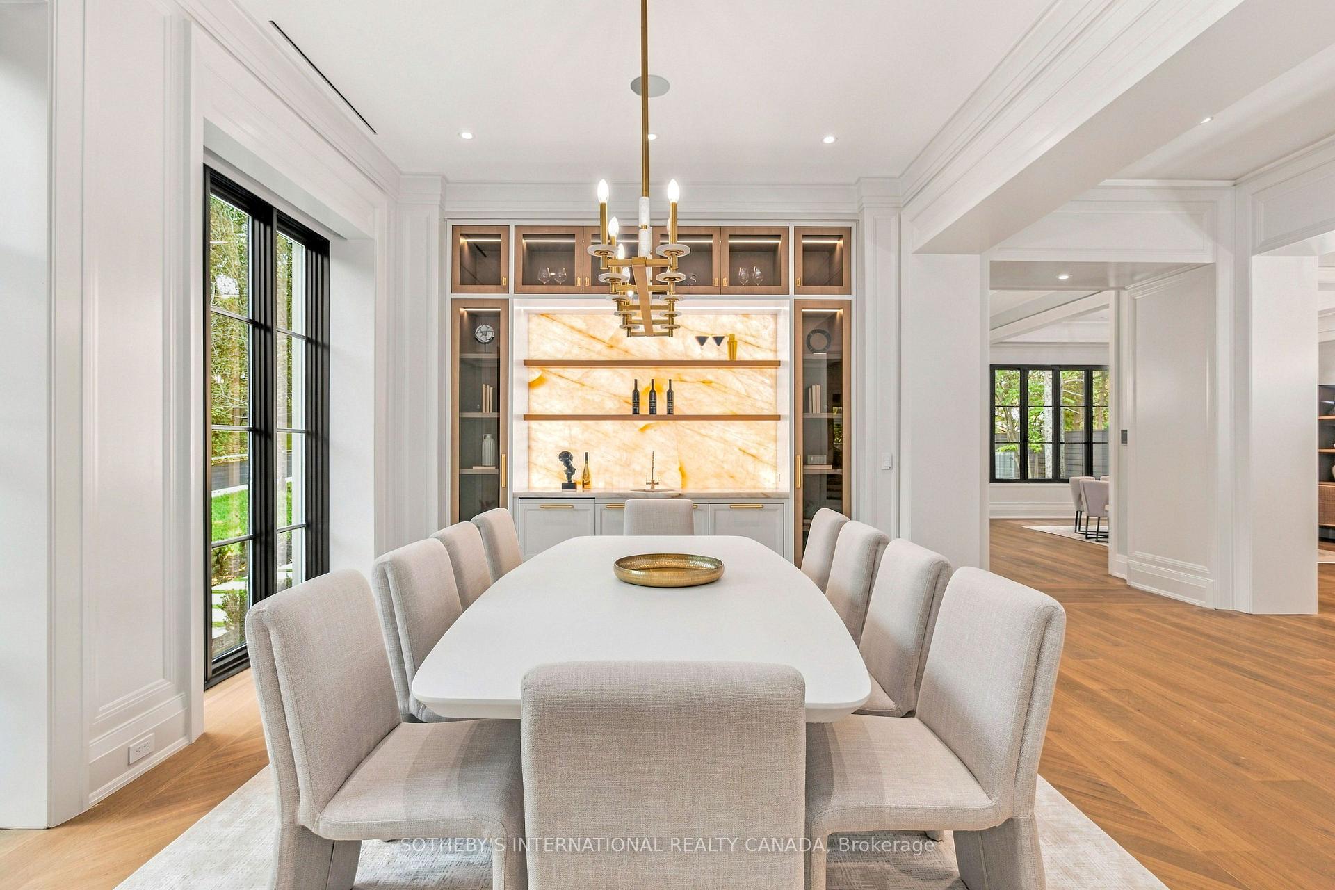 170 Forest Hill Road, Toronto