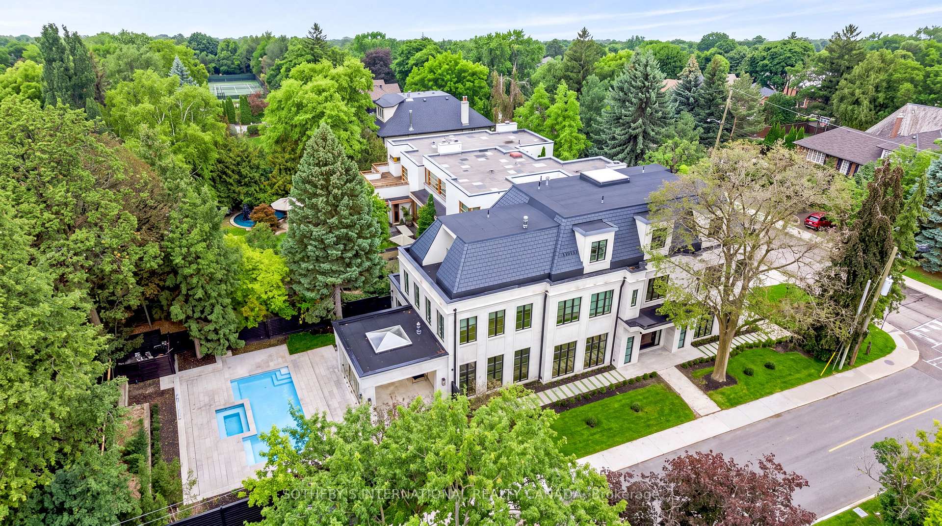 170 Forest Hill Road, Toronto