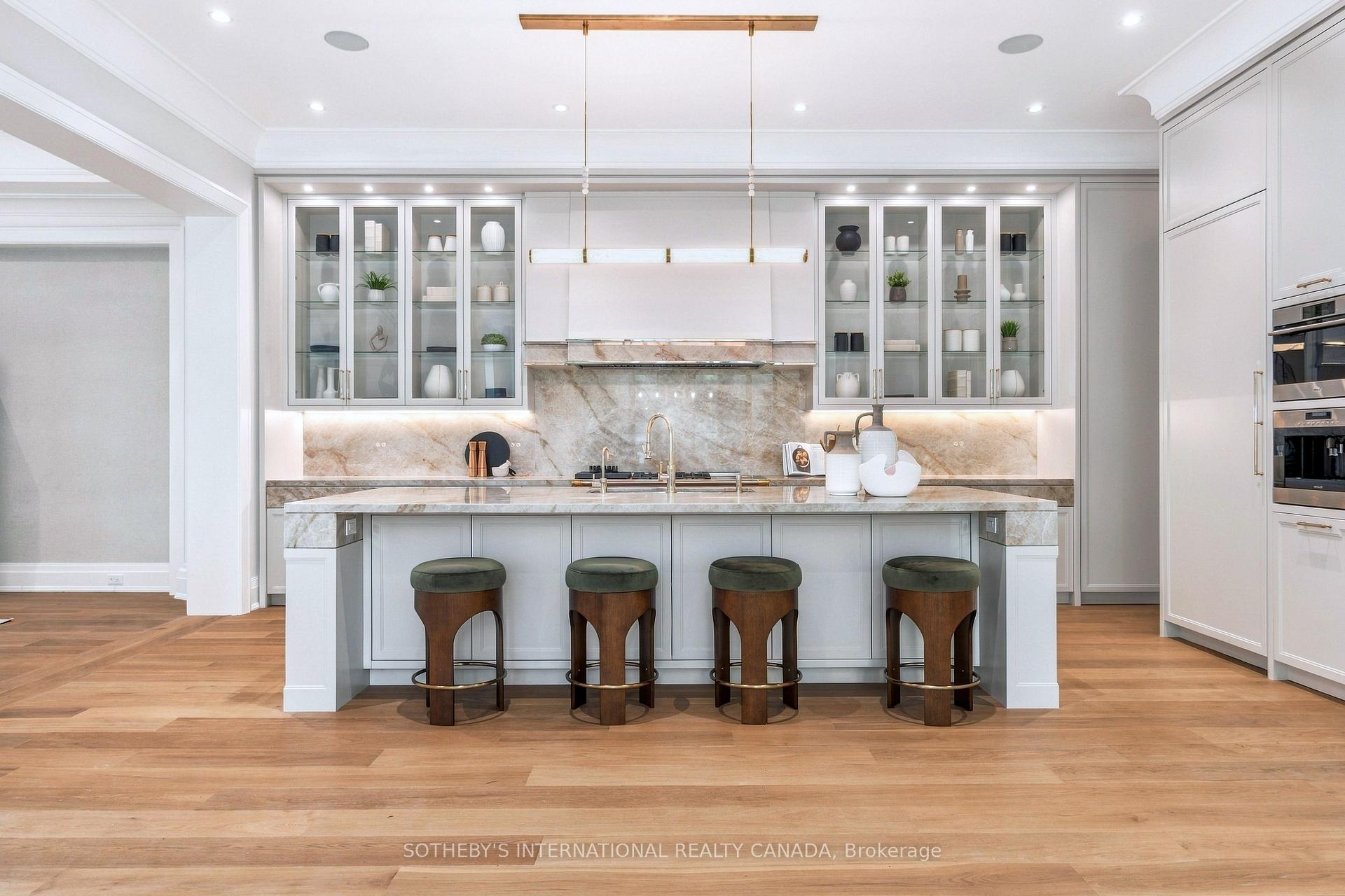 170 Forest Hill Road, Toronto