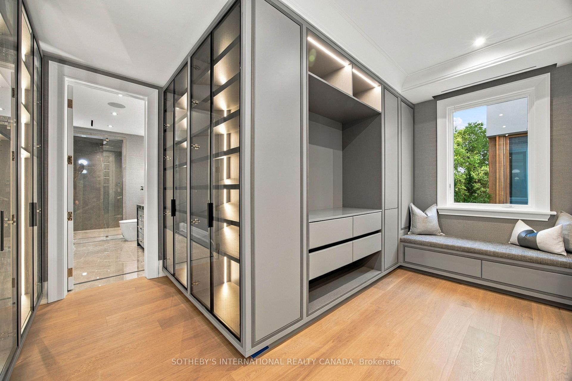 170 Forest Hill Road, Toronto