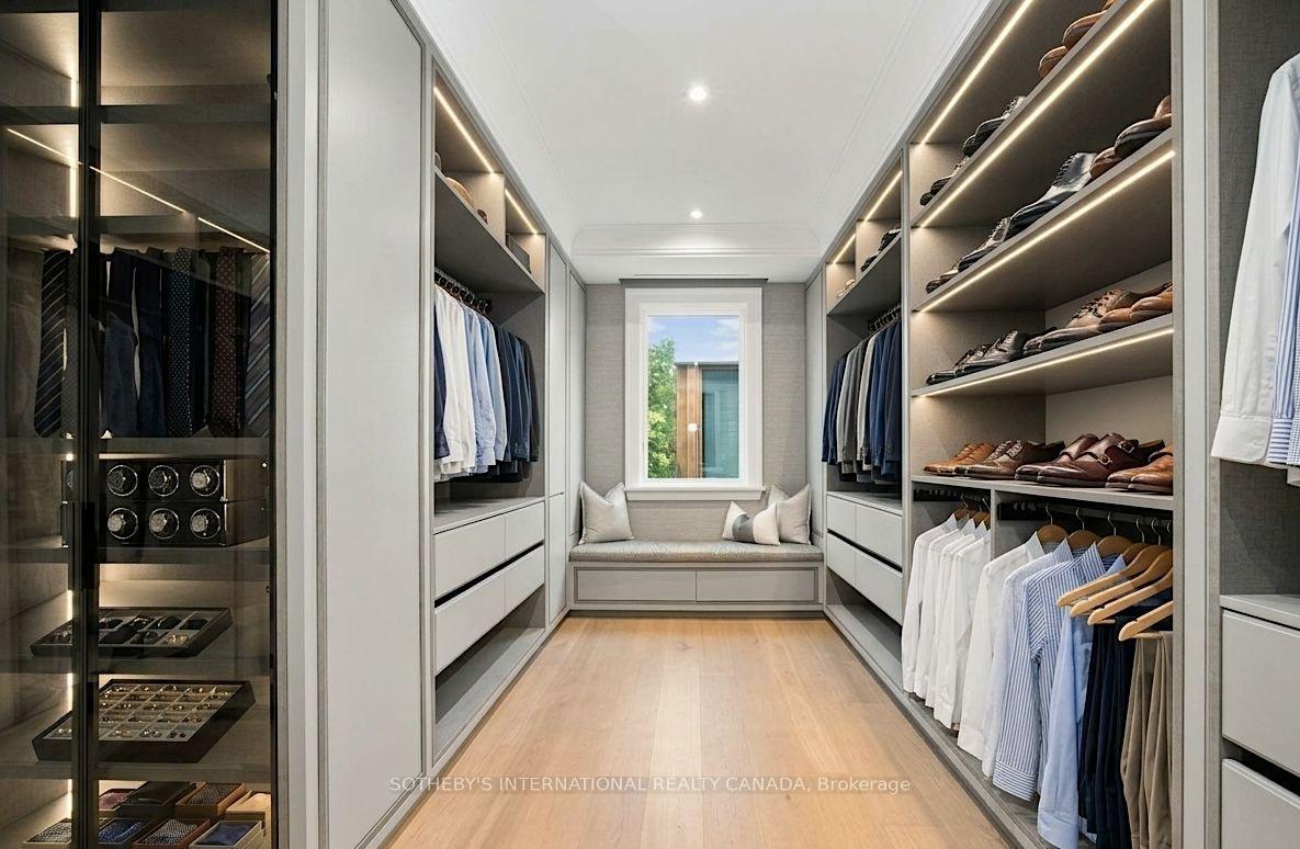 170 Forest Hill Road, Toronto