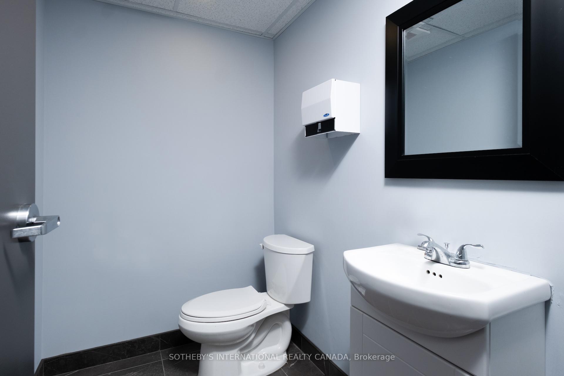 2927 Danforth Avenue Second Floor