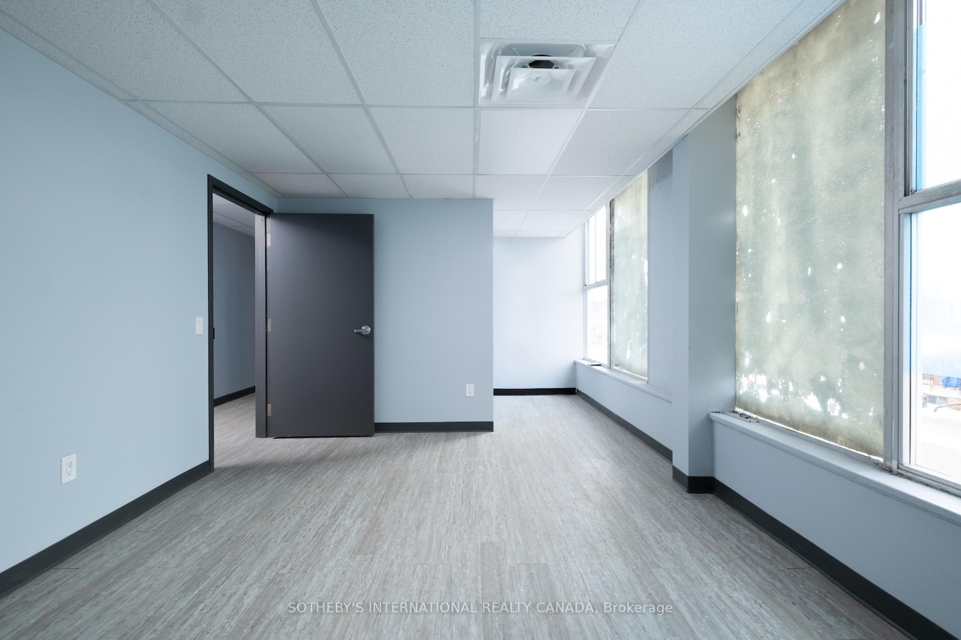 2927 Danforth Avenue Second Floor