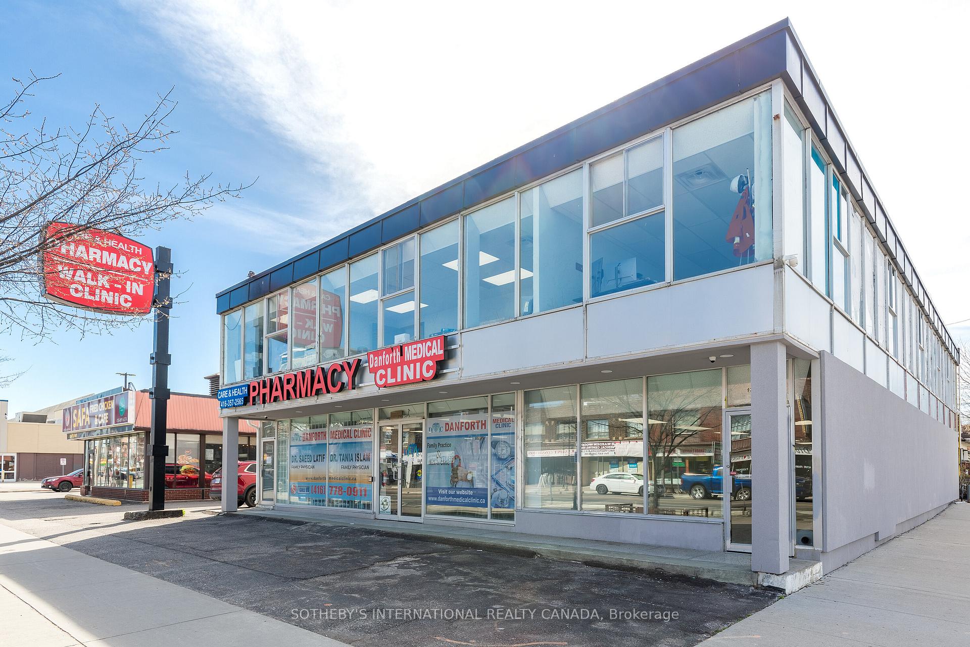 2927 Danforth Avenue Second Floor