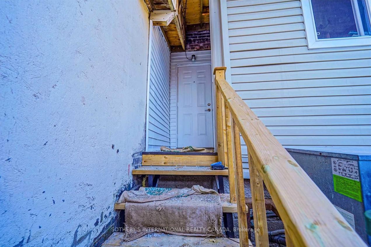 843 Danforth Avenue Upper