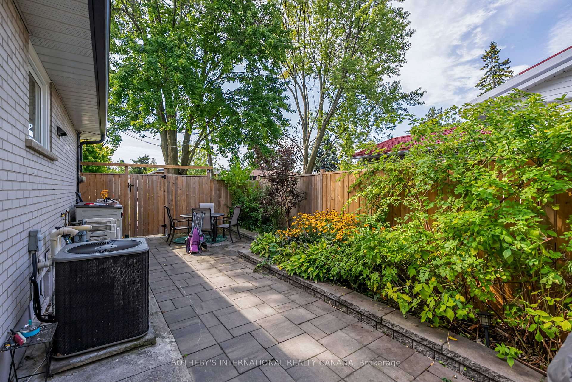 902 Vistula Drive