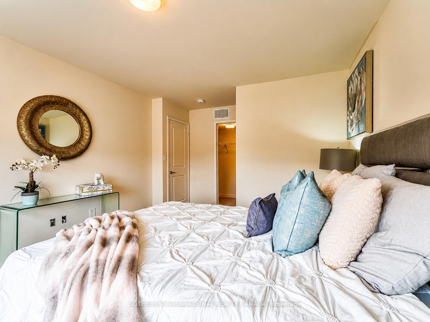 2550 Castlegate Crossing 419