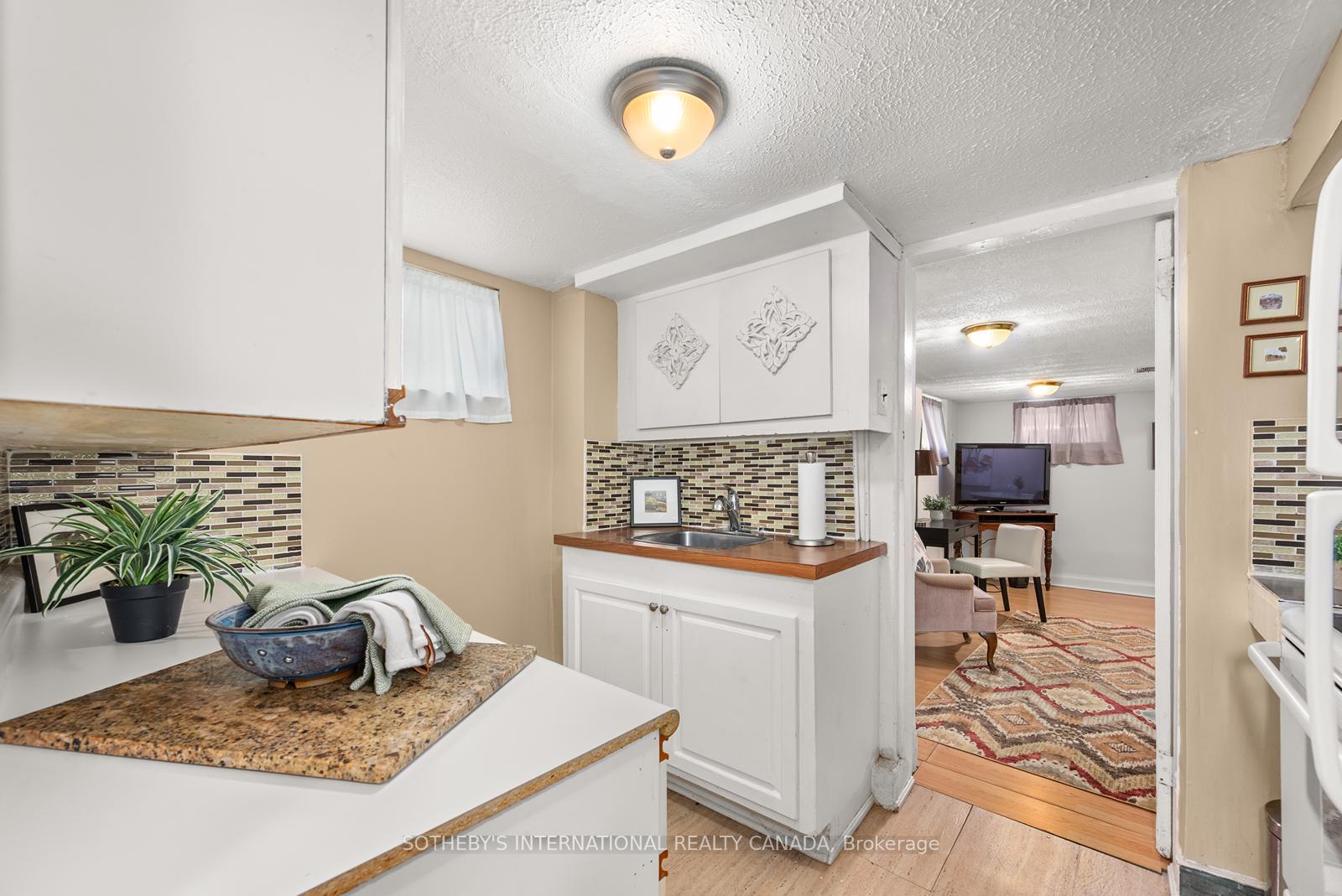 2 Winston Avenue