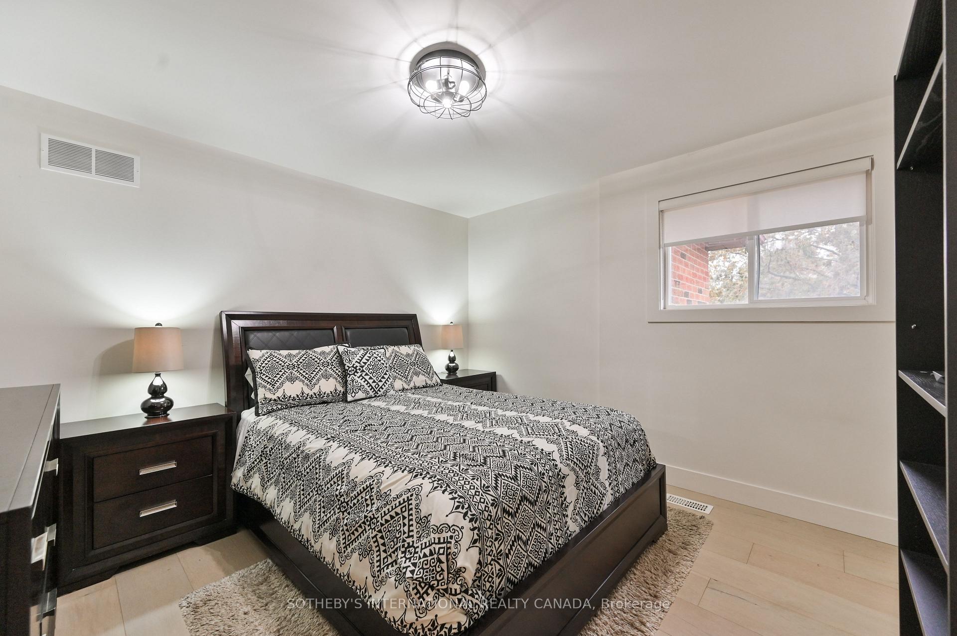 23 Hill Farm Road