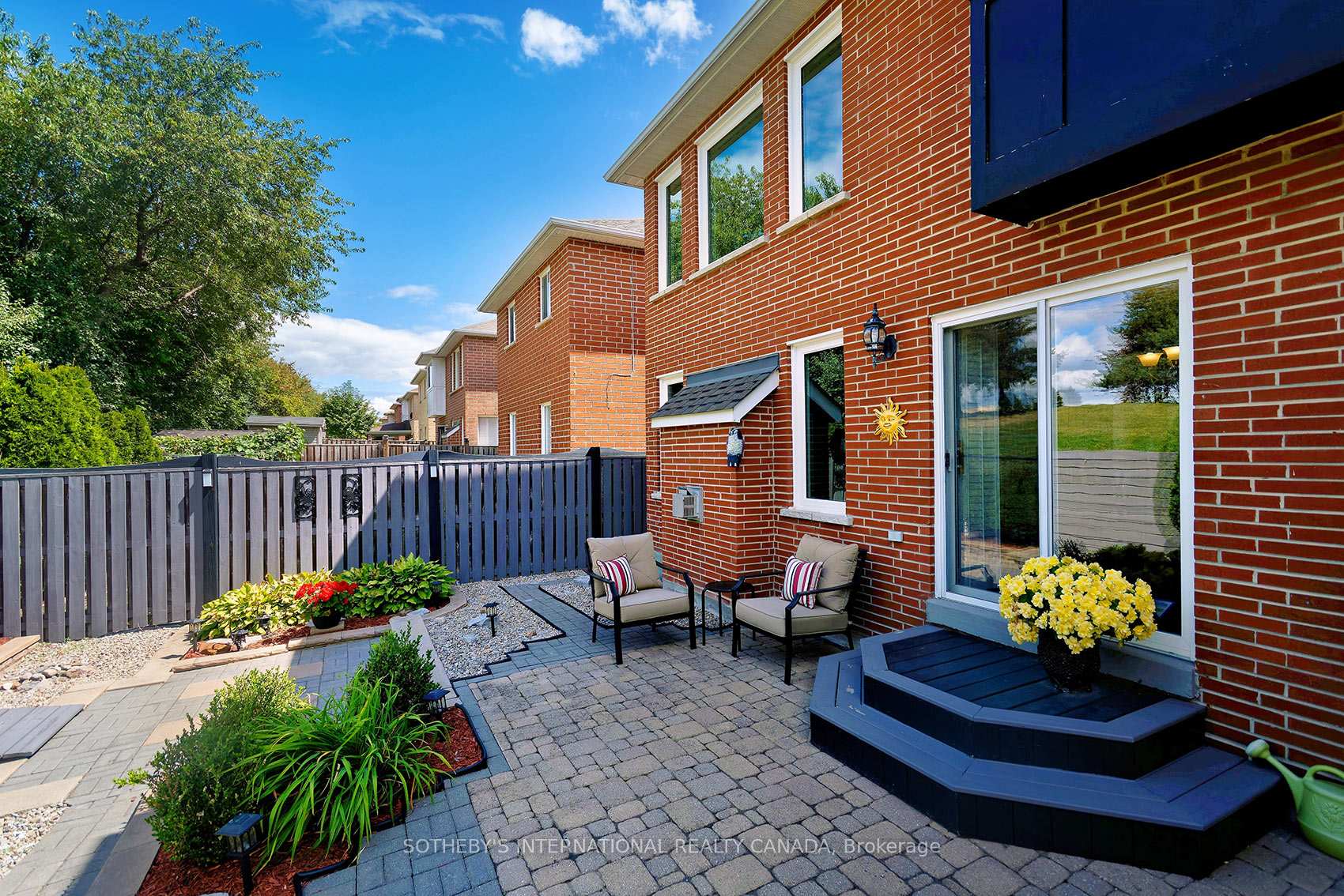 52 Monteith Crescent