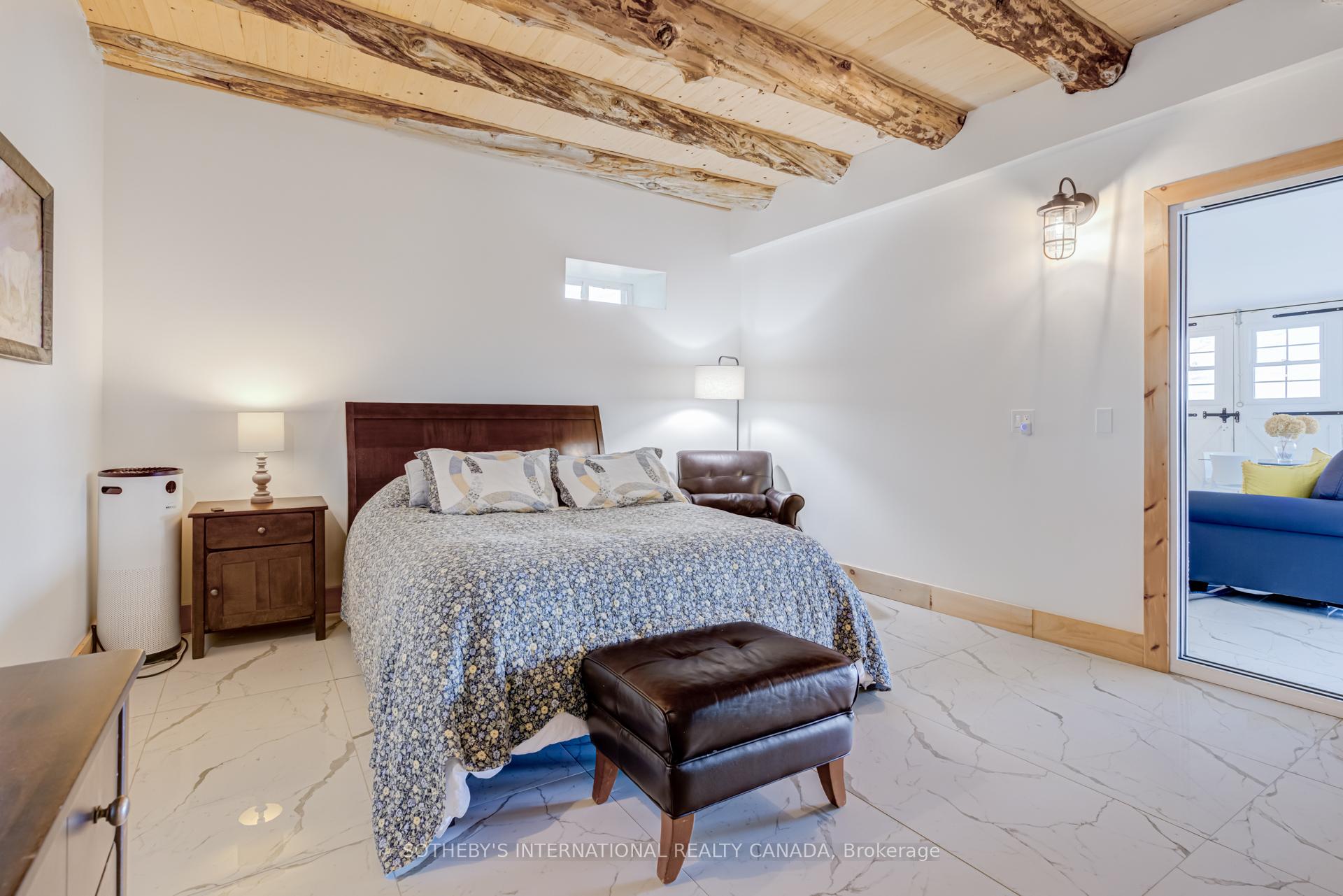 995611 Mono-Adjala Townline