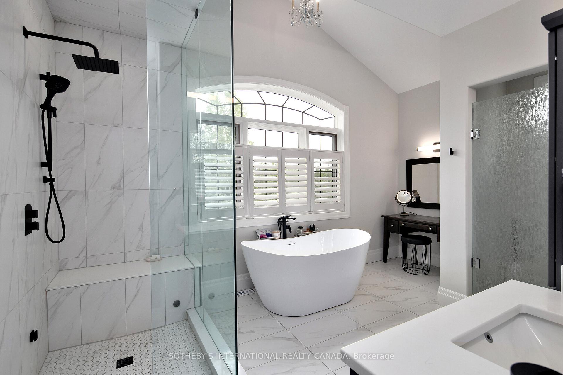 156 Bartlett Boulevard