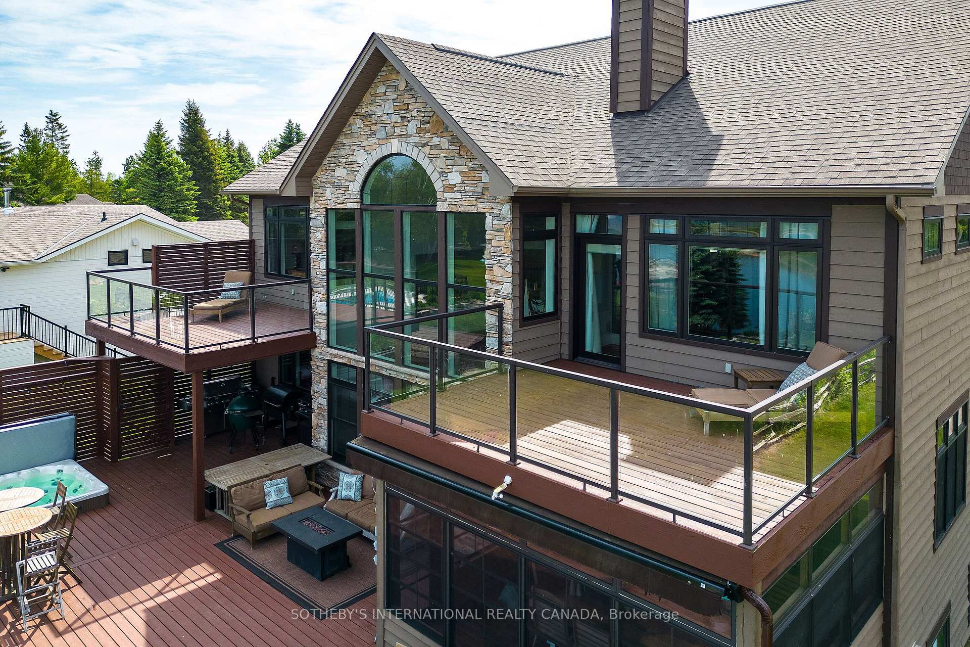 156 Bartlett Boulevard