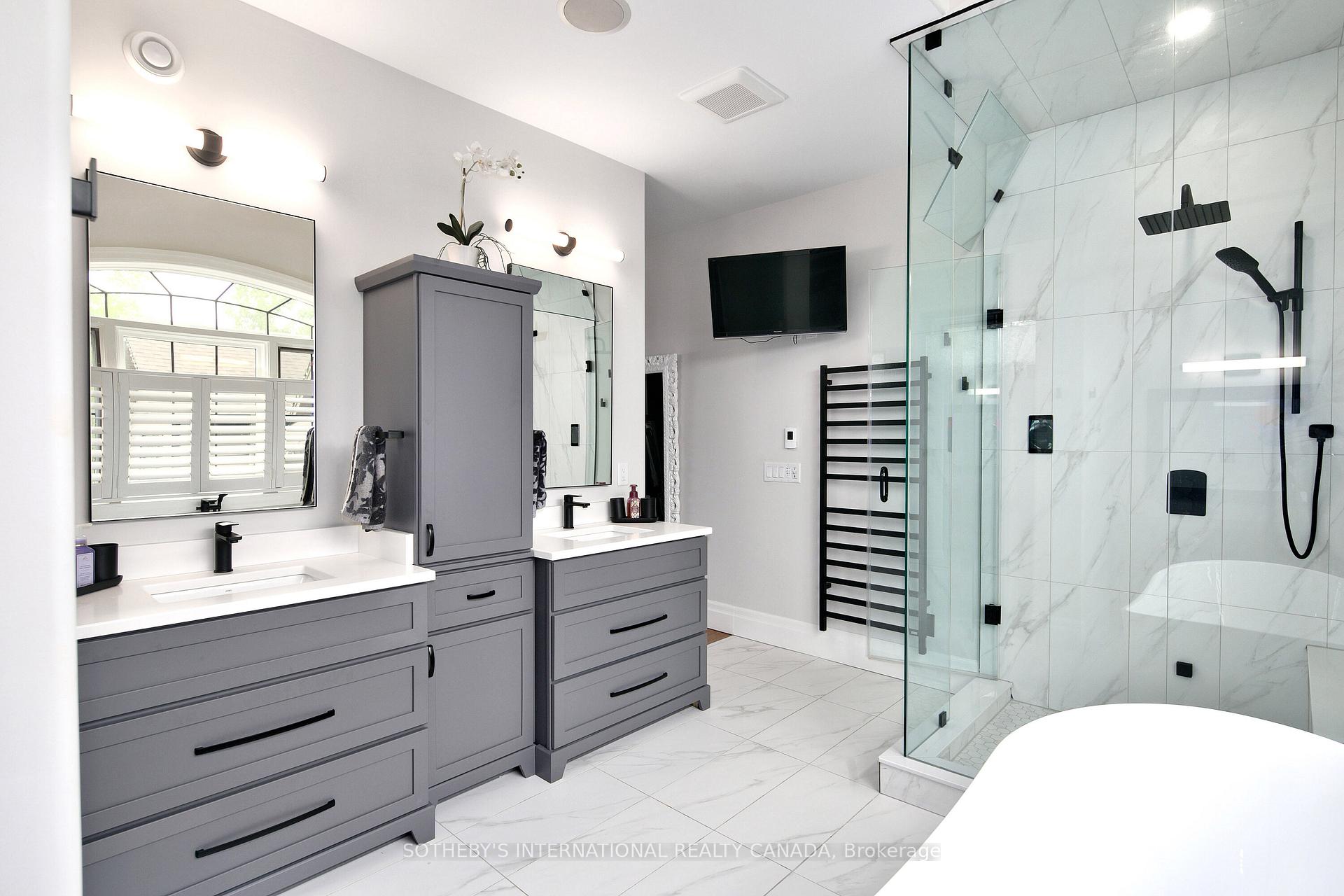 156 Bartlett Boulevard