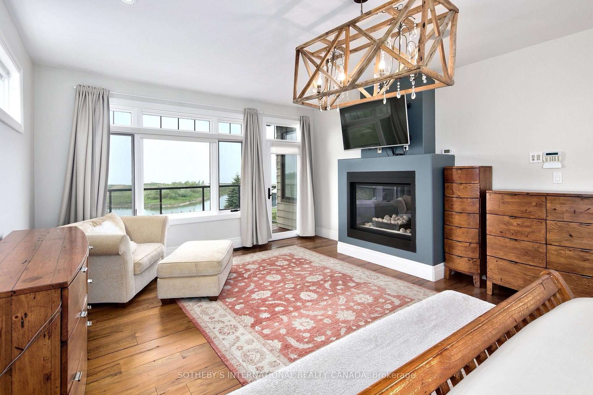 156 Bartlett Boulevard