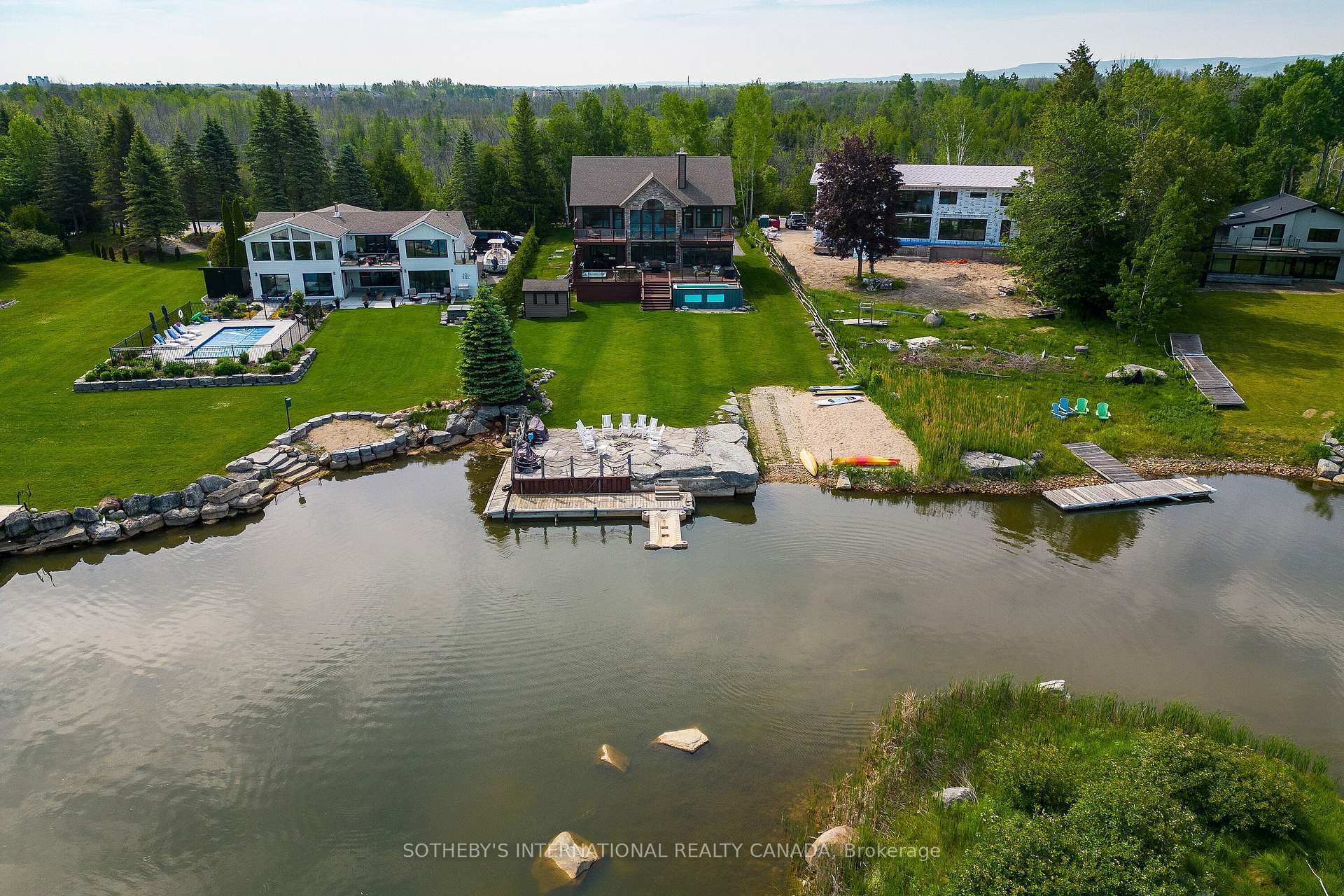 156 Bartlett Boulevard