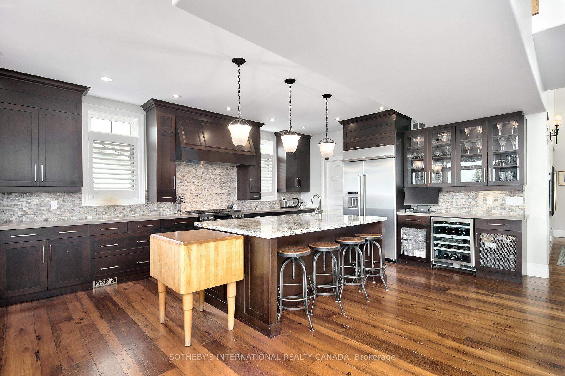 156 Bartlett Boulevard