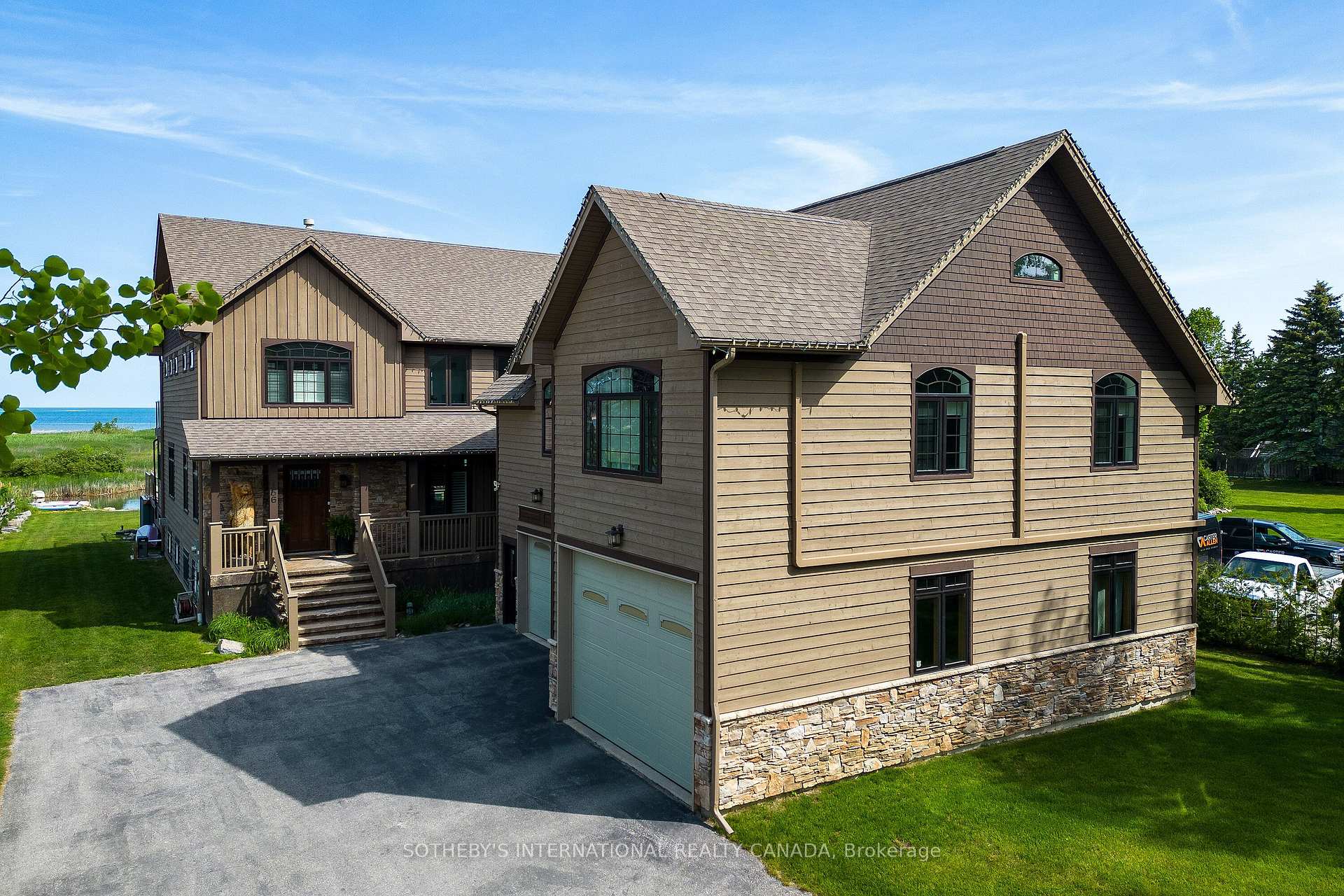 156 Bartlett Boulevard