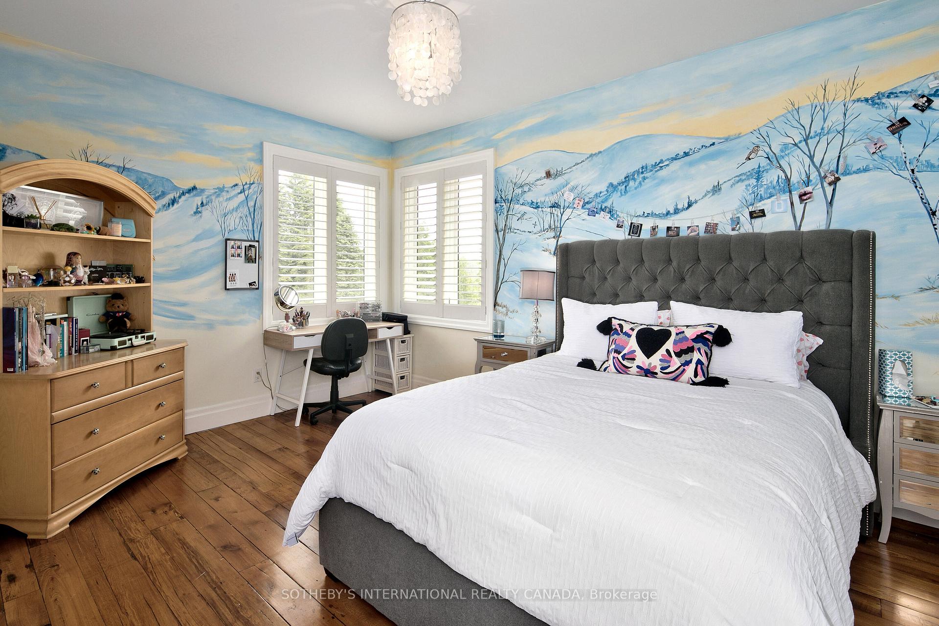 156 Bartlett Boulevard