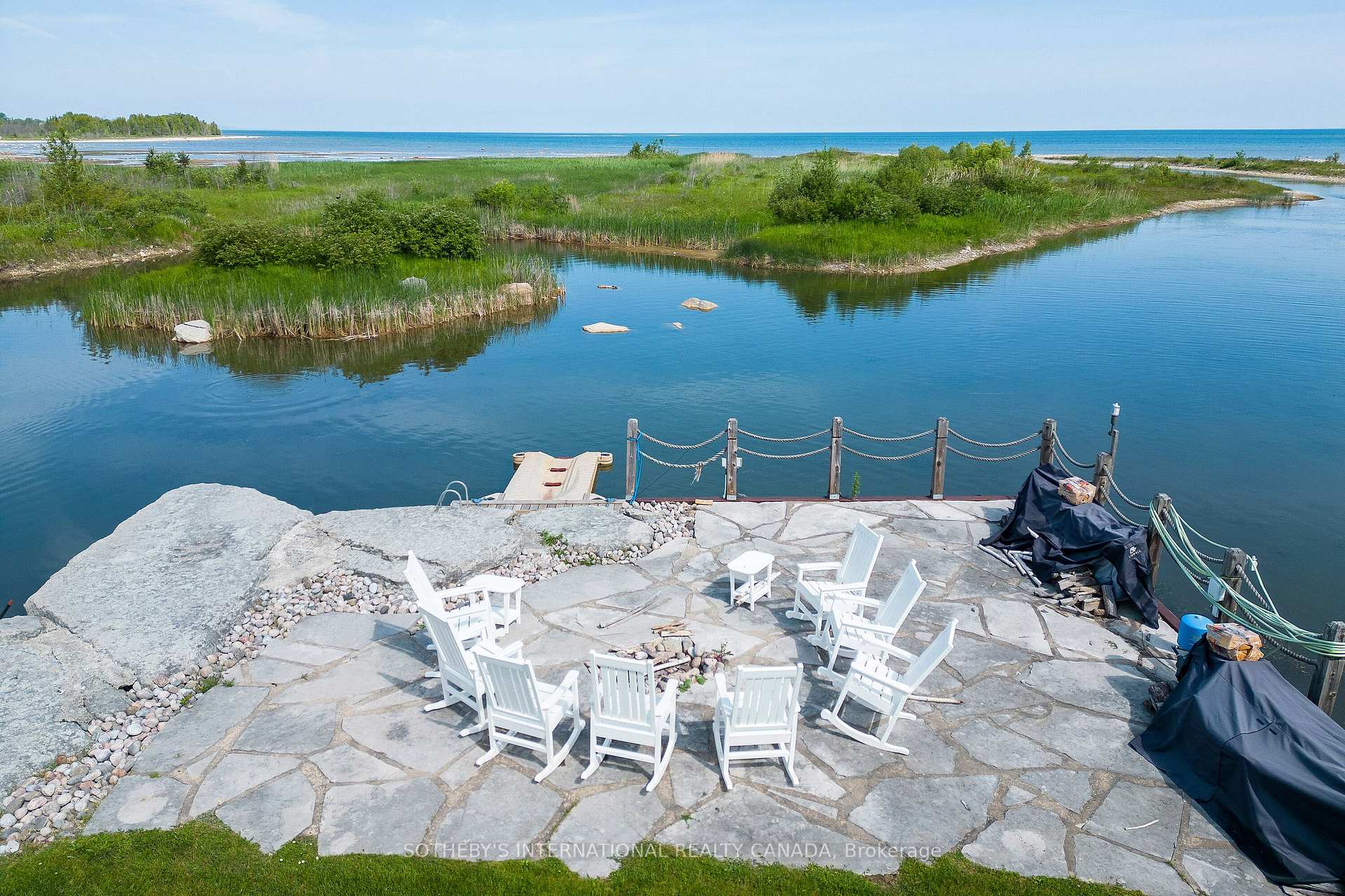 156 Bartlett Boulevard