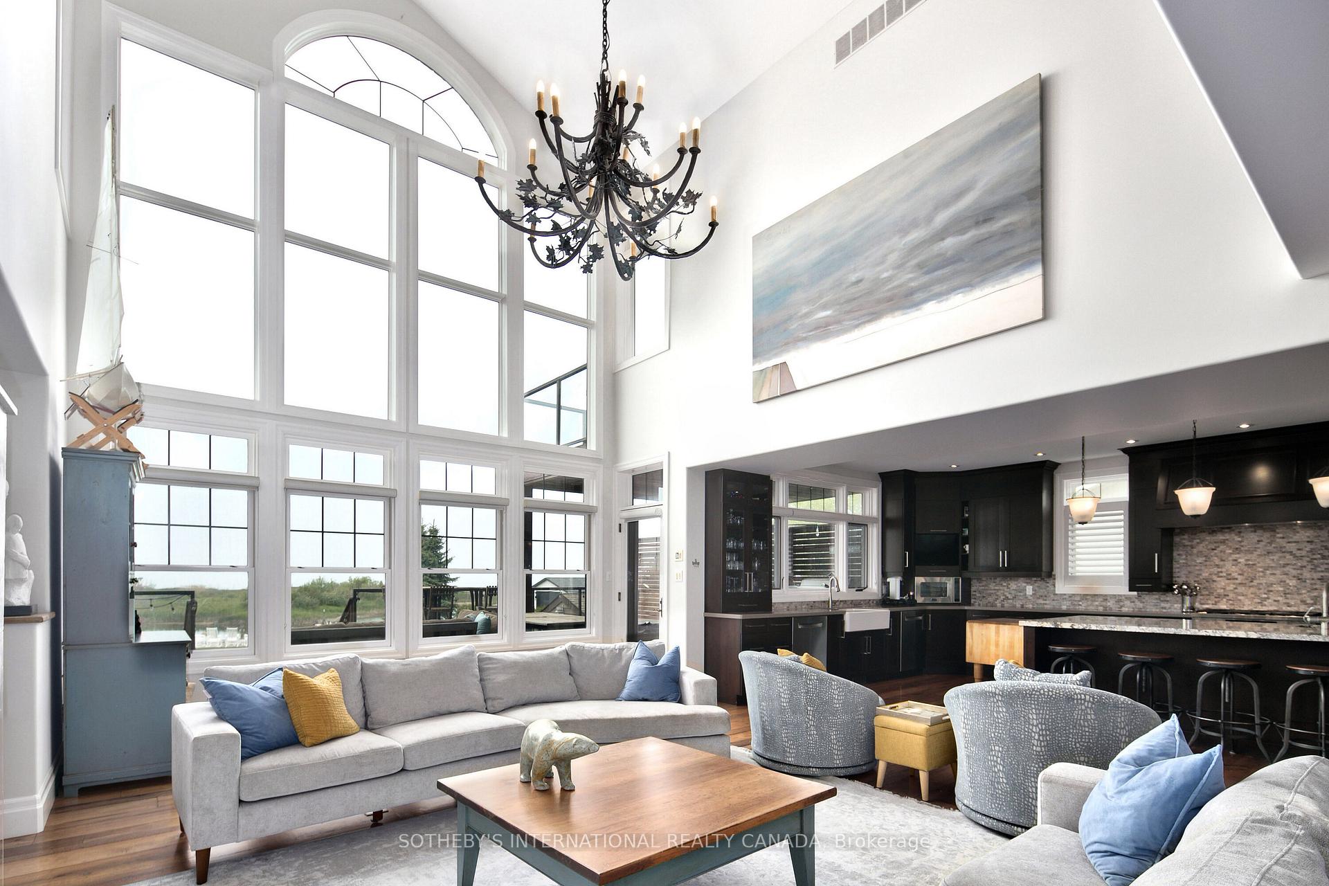 156 Bartlett Boulevard