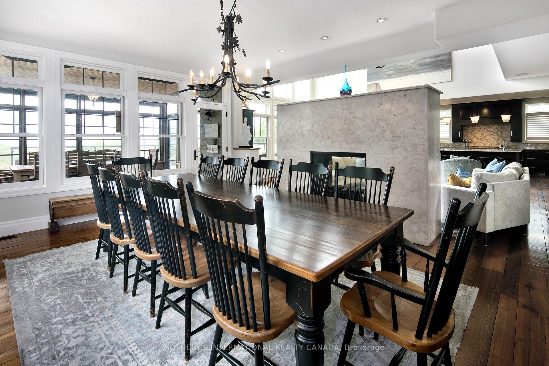 156 Bartlett Boulevard