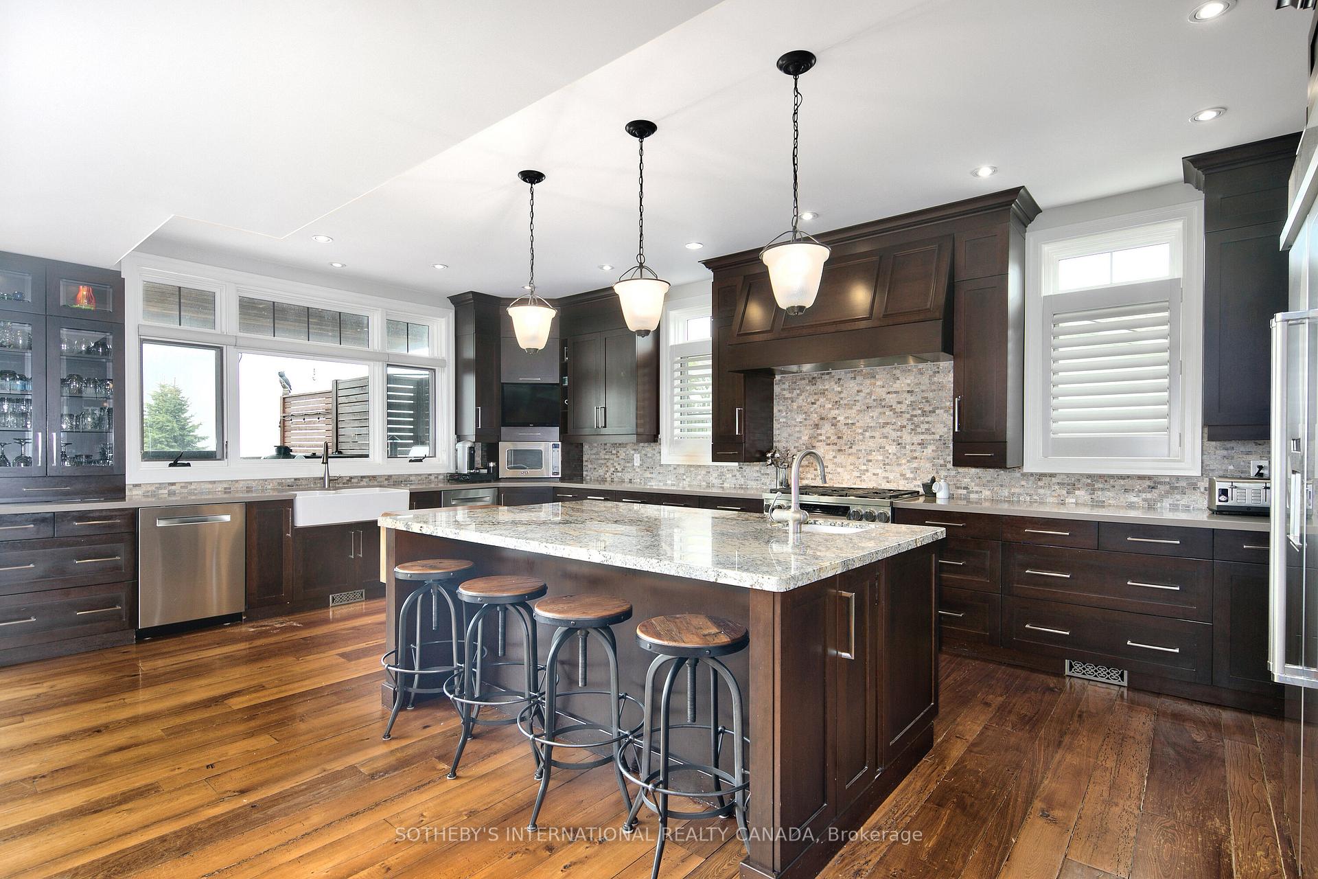 156 Bartlett Boulevard