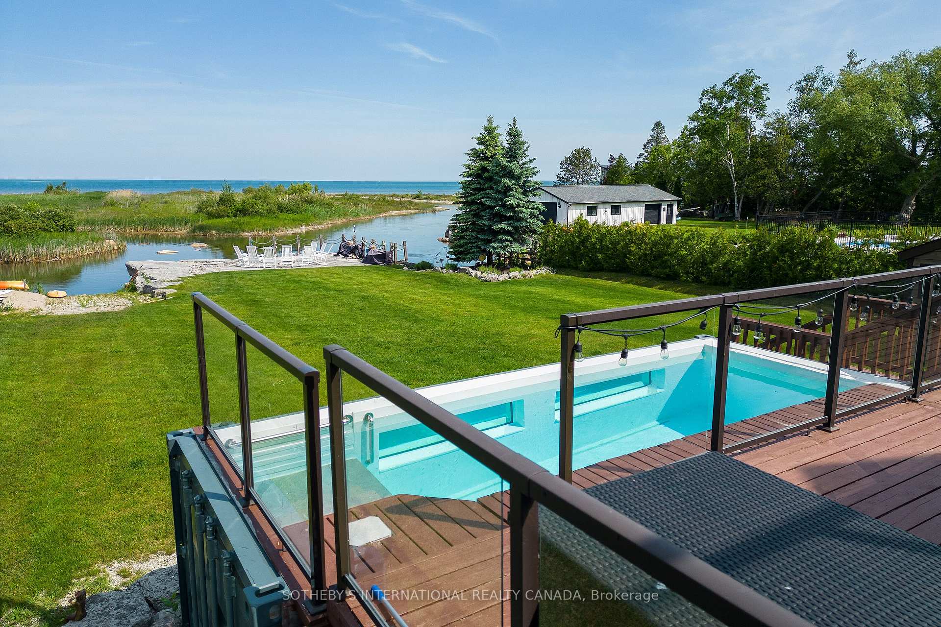 156 Bartlett Boulevard