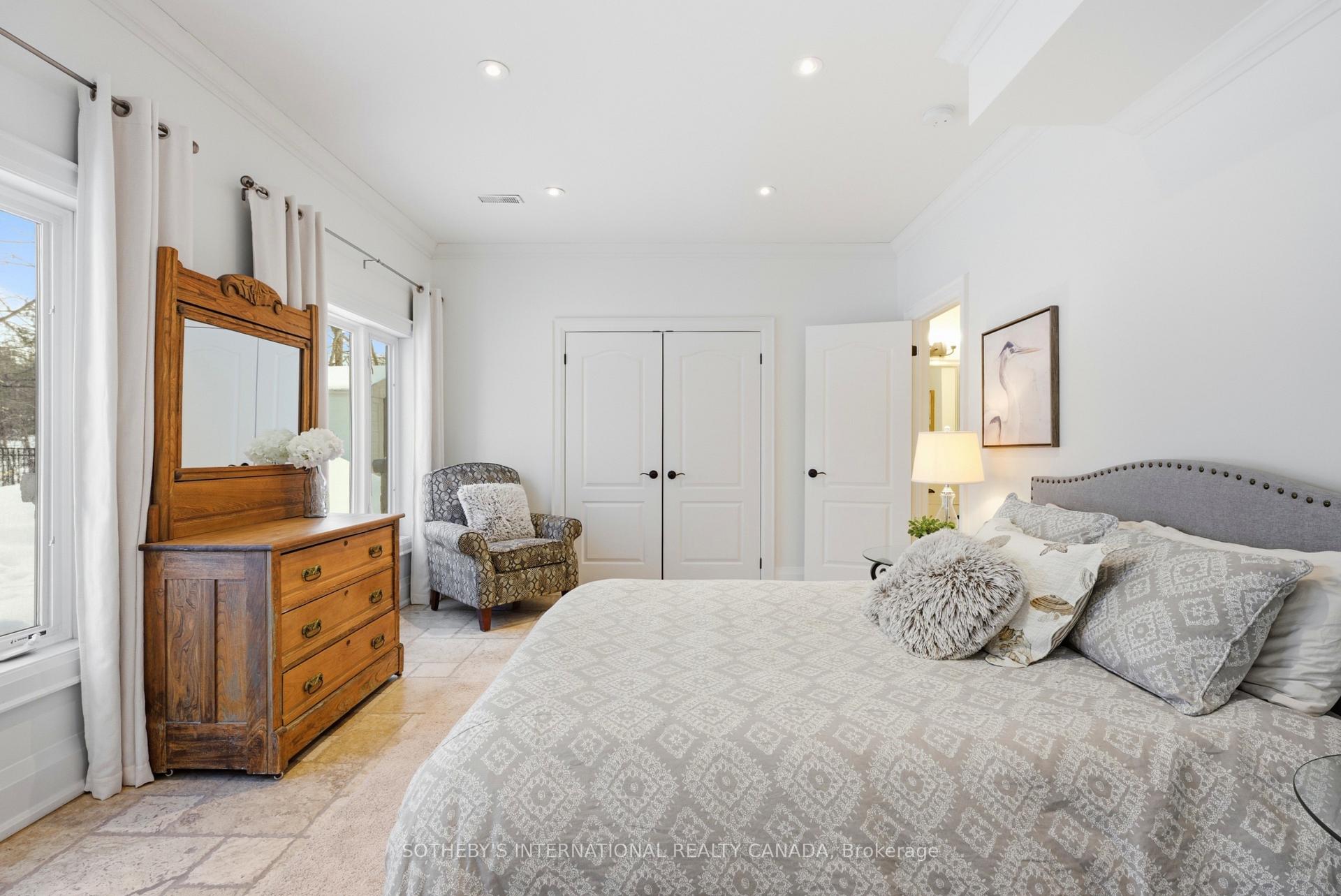 7 Ridgewood Court