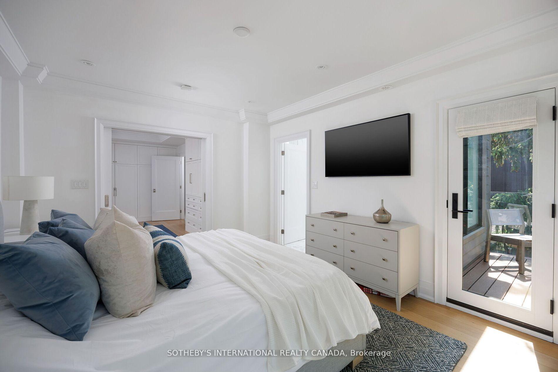 12 Hewitt Avenue