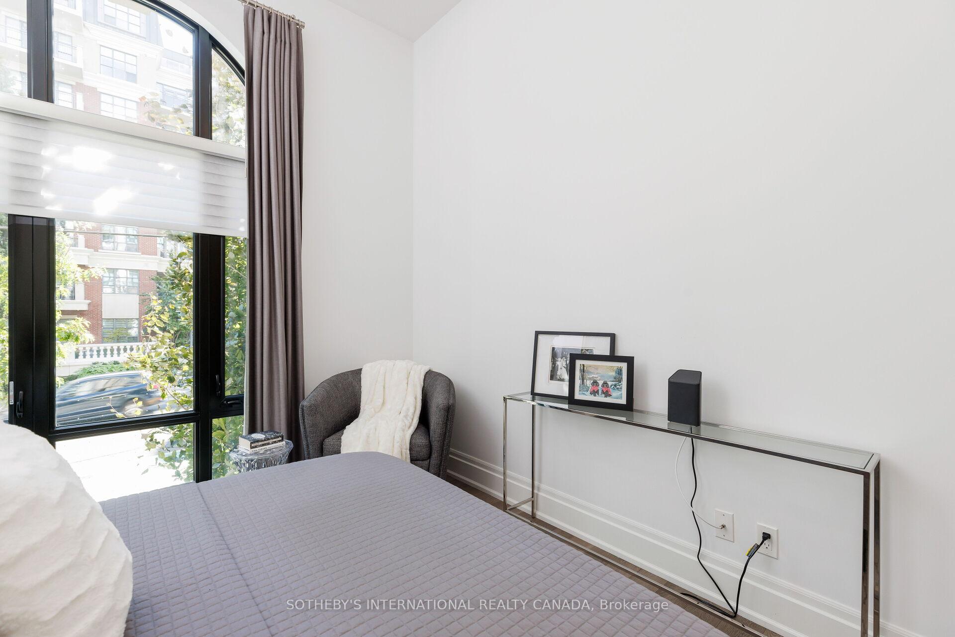 4 The Kingsway N/A TH 2