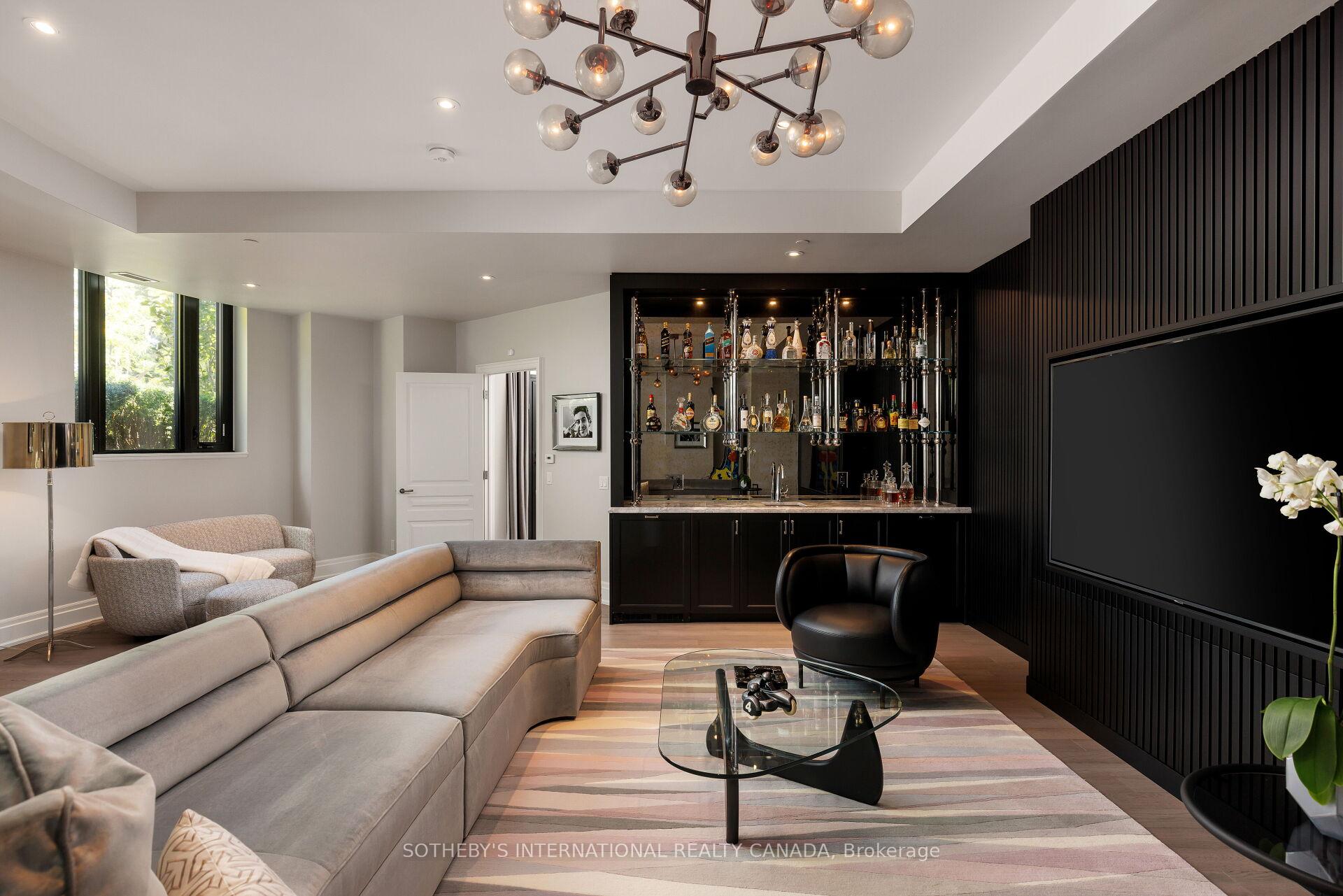 4 The Kingsway N/A TH 2