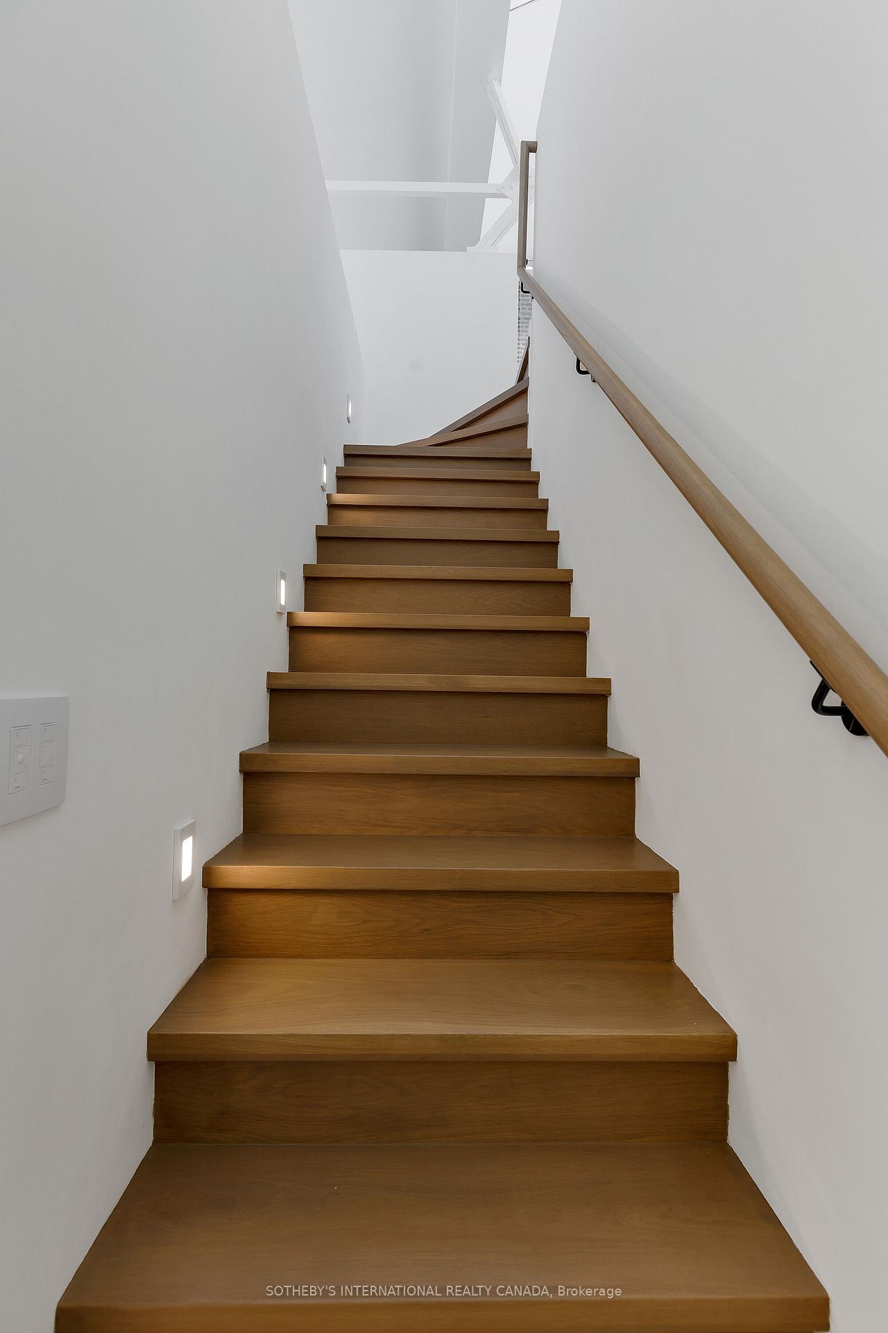 1100 Lansdowne Avenue 339