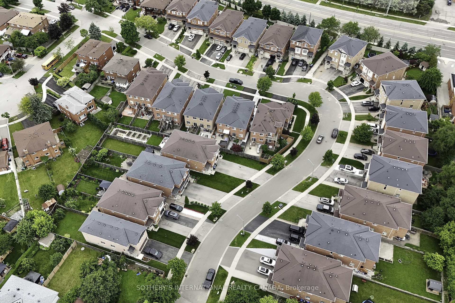 1050 BURNHAMTHORPE Road E