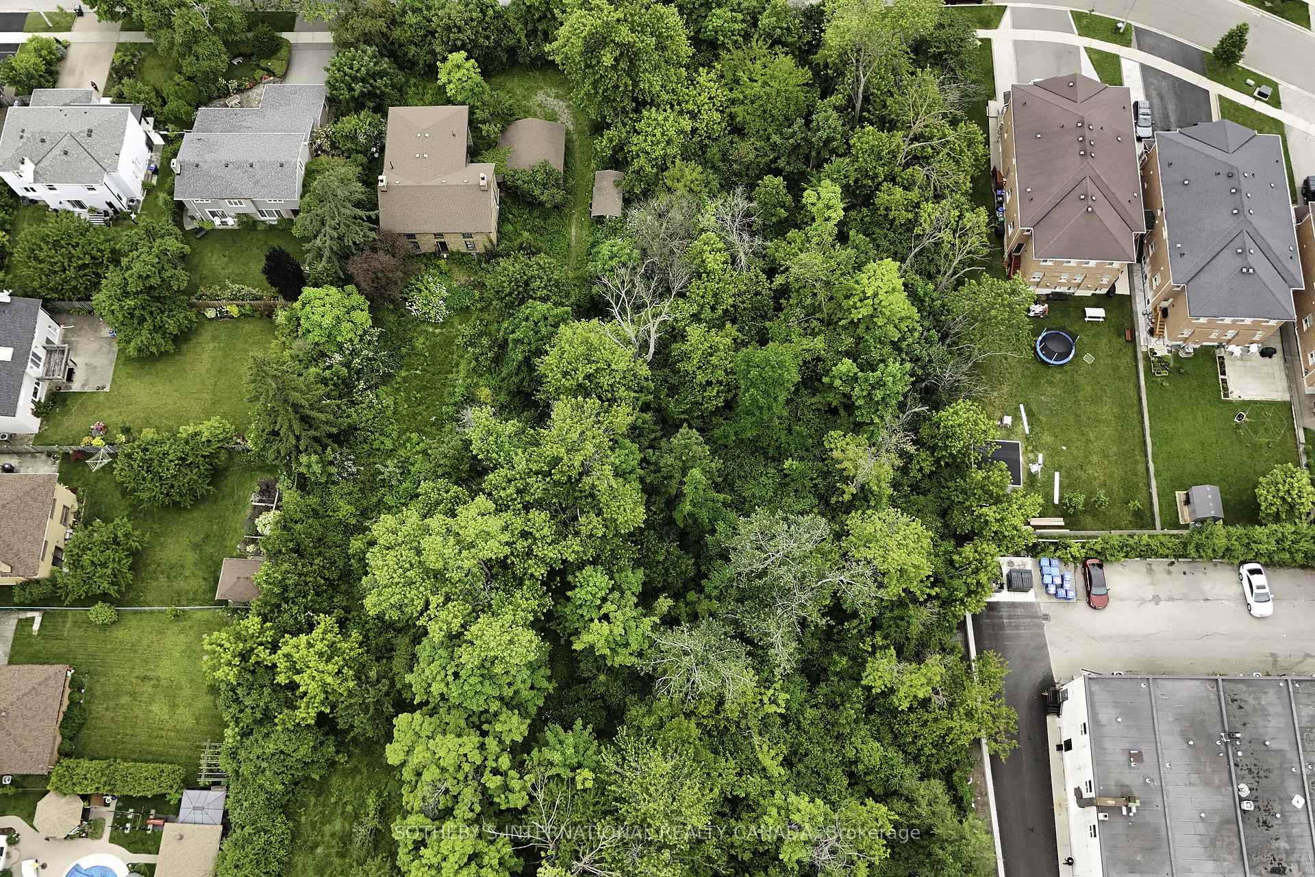 1050 BURNHAMTHORPE Road E