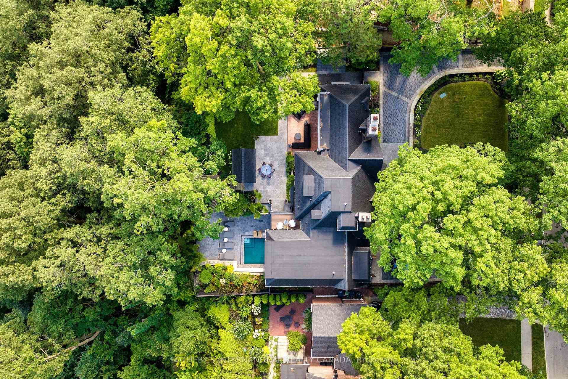 57 Baby Point Crescent