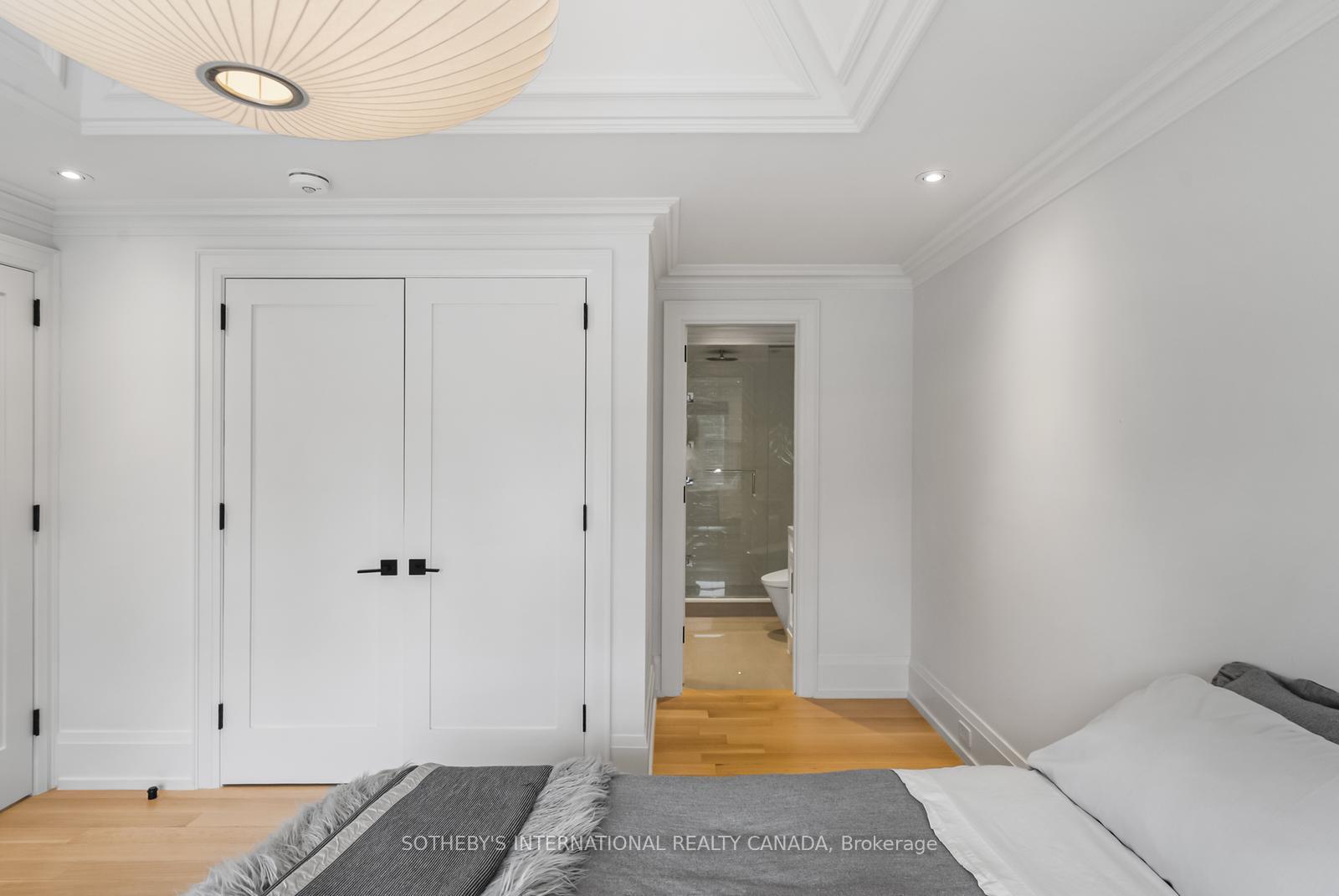 1347 Queen Victoria Avenue