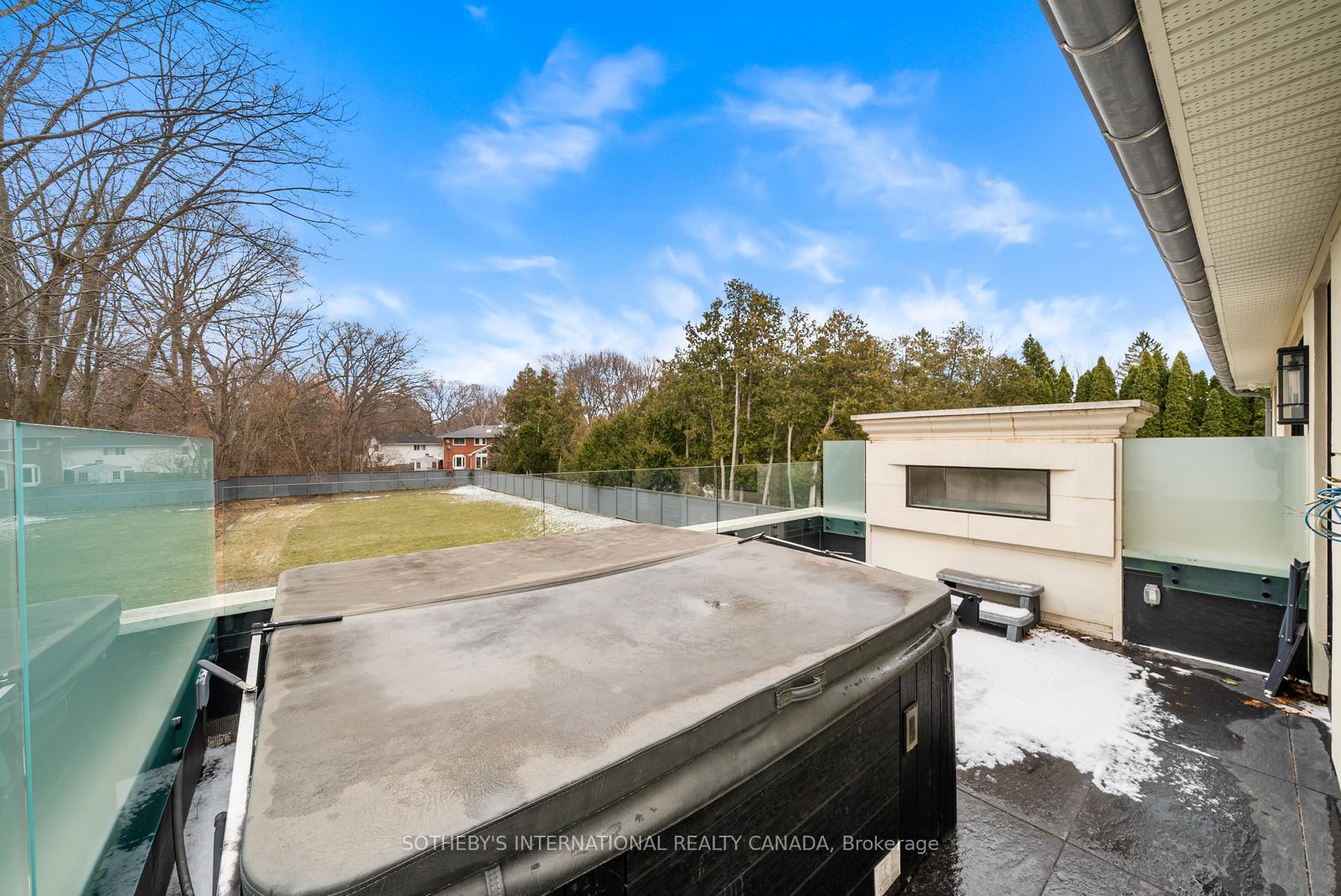 1347 Queen Victoria Avenue