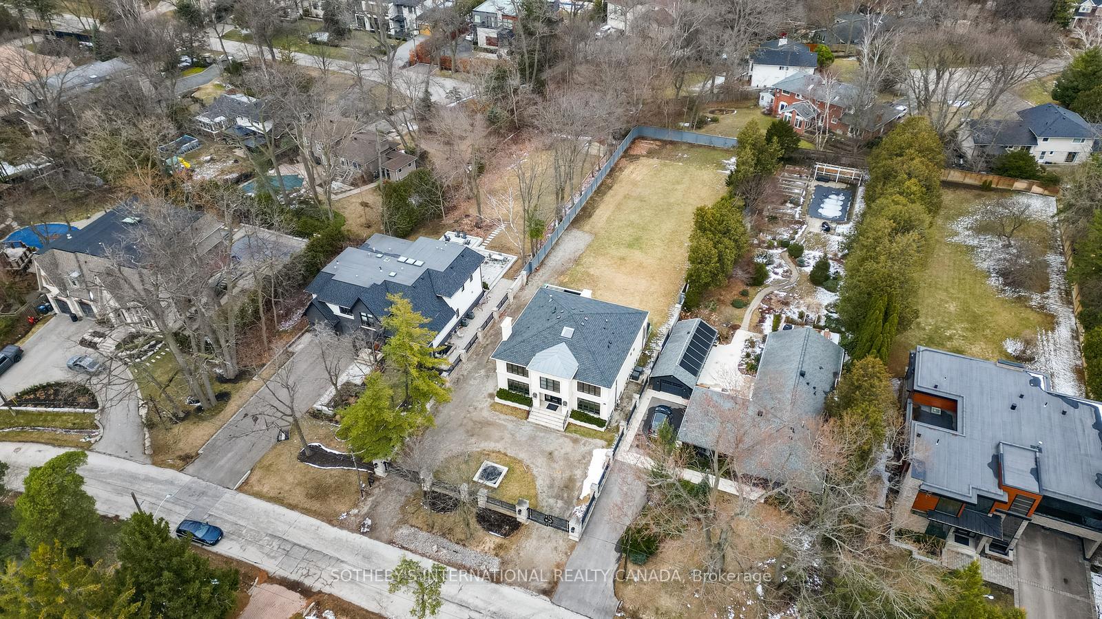 1347 Queen Victoria Avenue