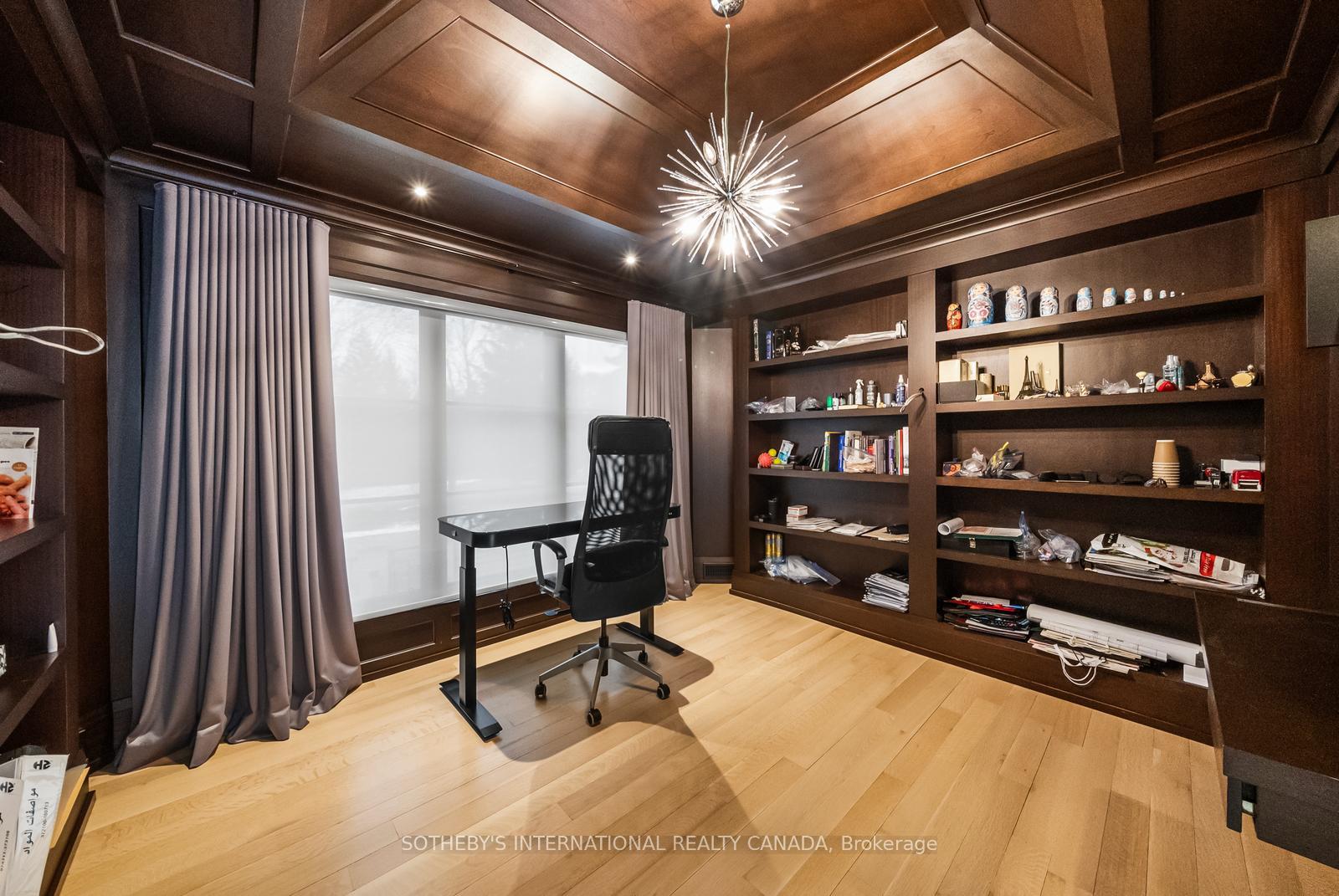 1347 Queen Victoria Avenue