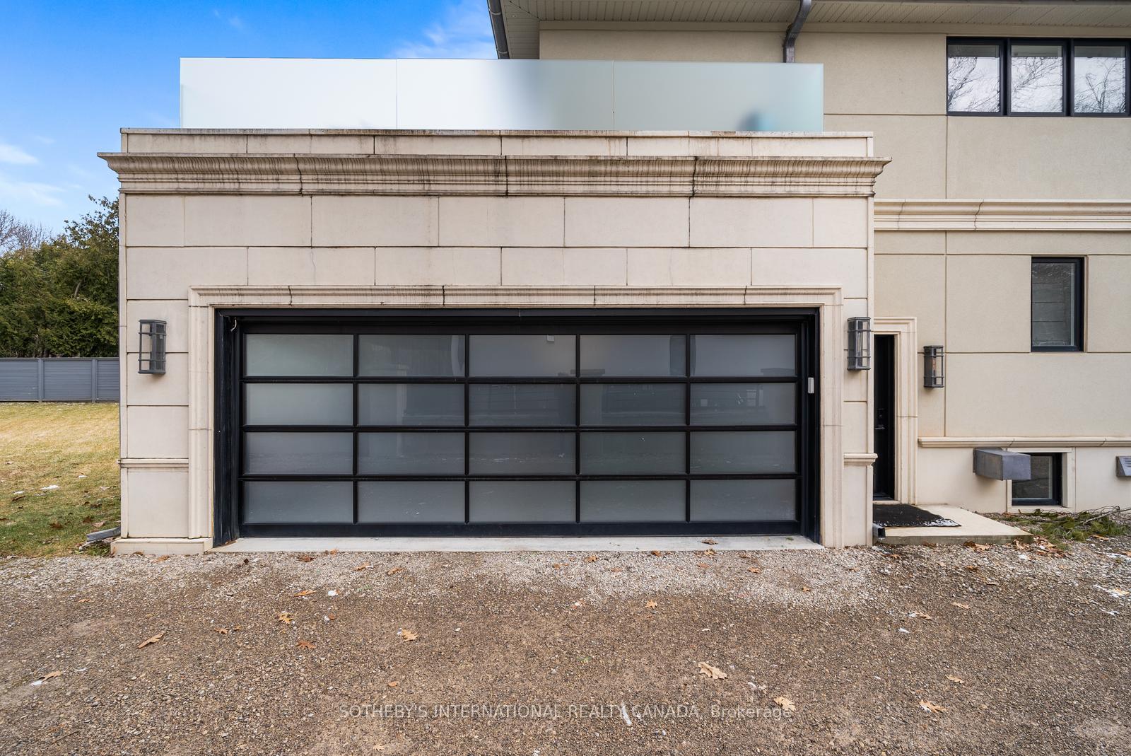 1347 Queen Victoria Avenue