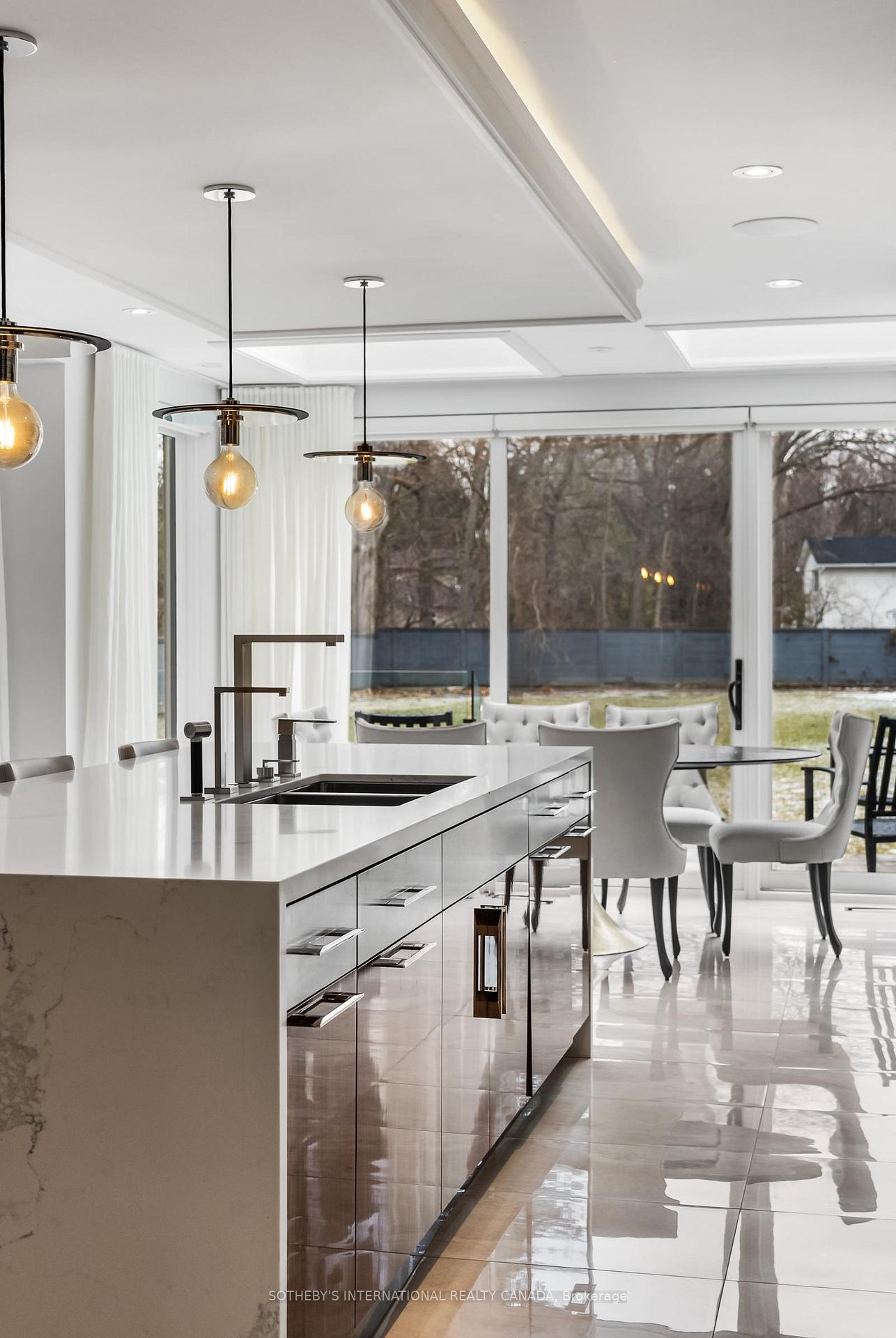 1347 Queen Victoria Avenue