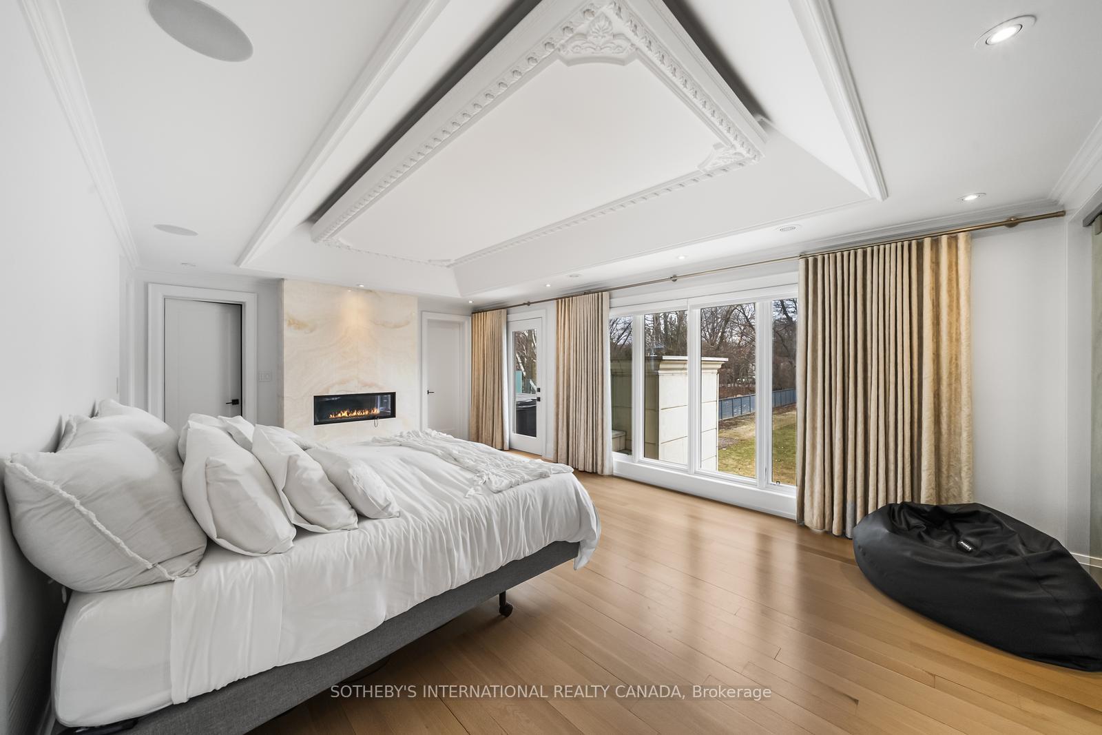 1347 Queen Victoria Avenue