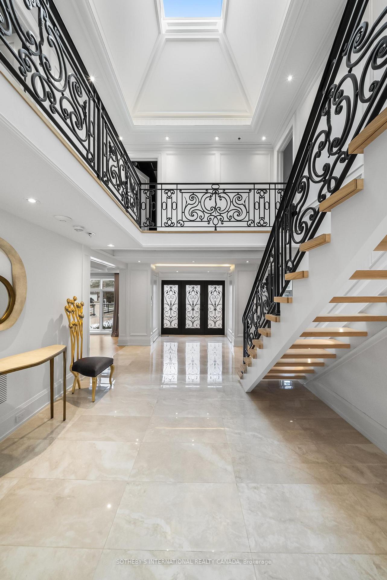 1347 Queen Victoria Avenue